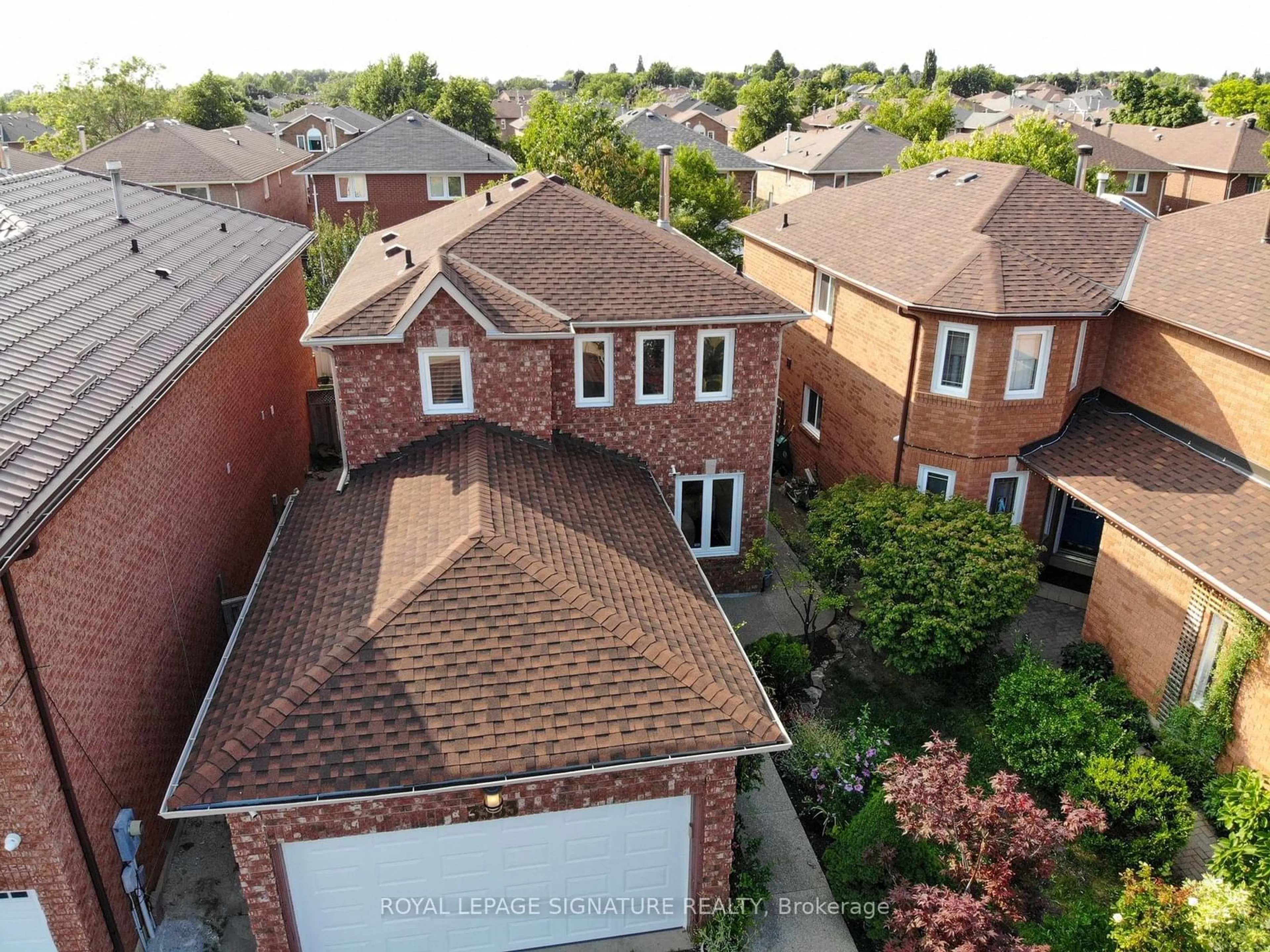 Frontside or backside of a home for 3363 Bobwhite Mews, Mississauga Ontario L5N 6E7