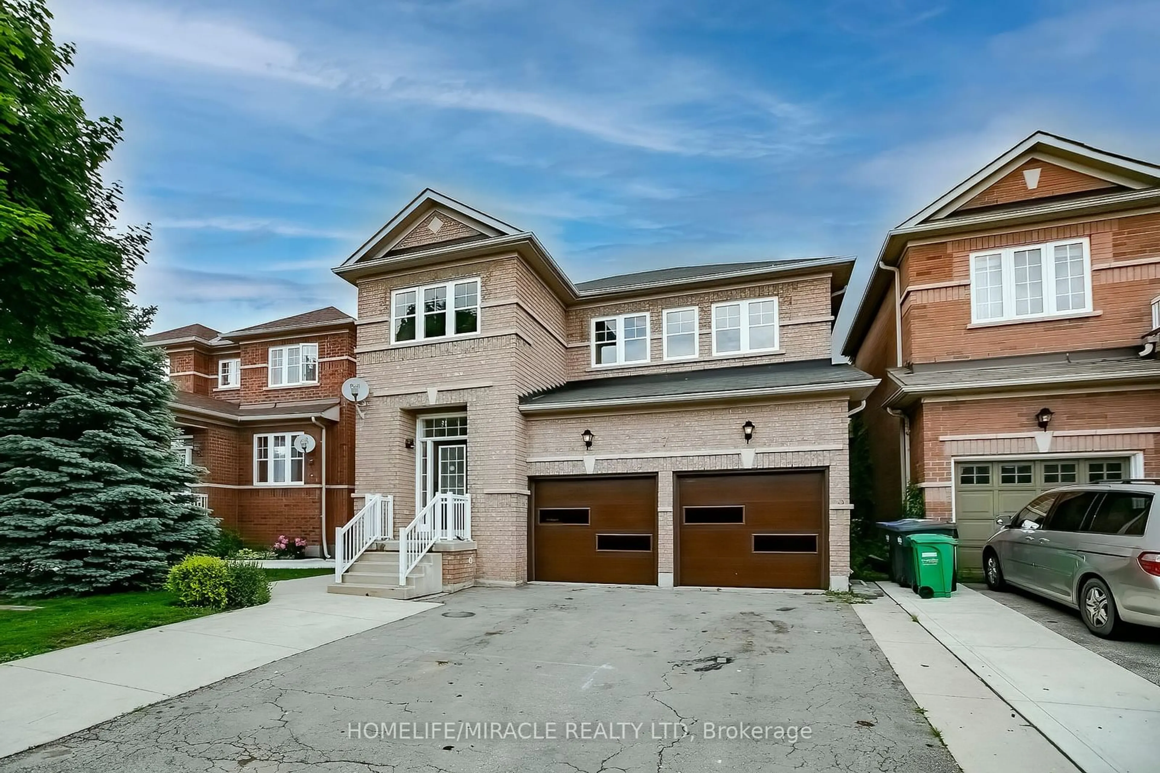 Home with brick exterior material for 7 Stephanie Ave, Brampton Ontario L6Y 5N3