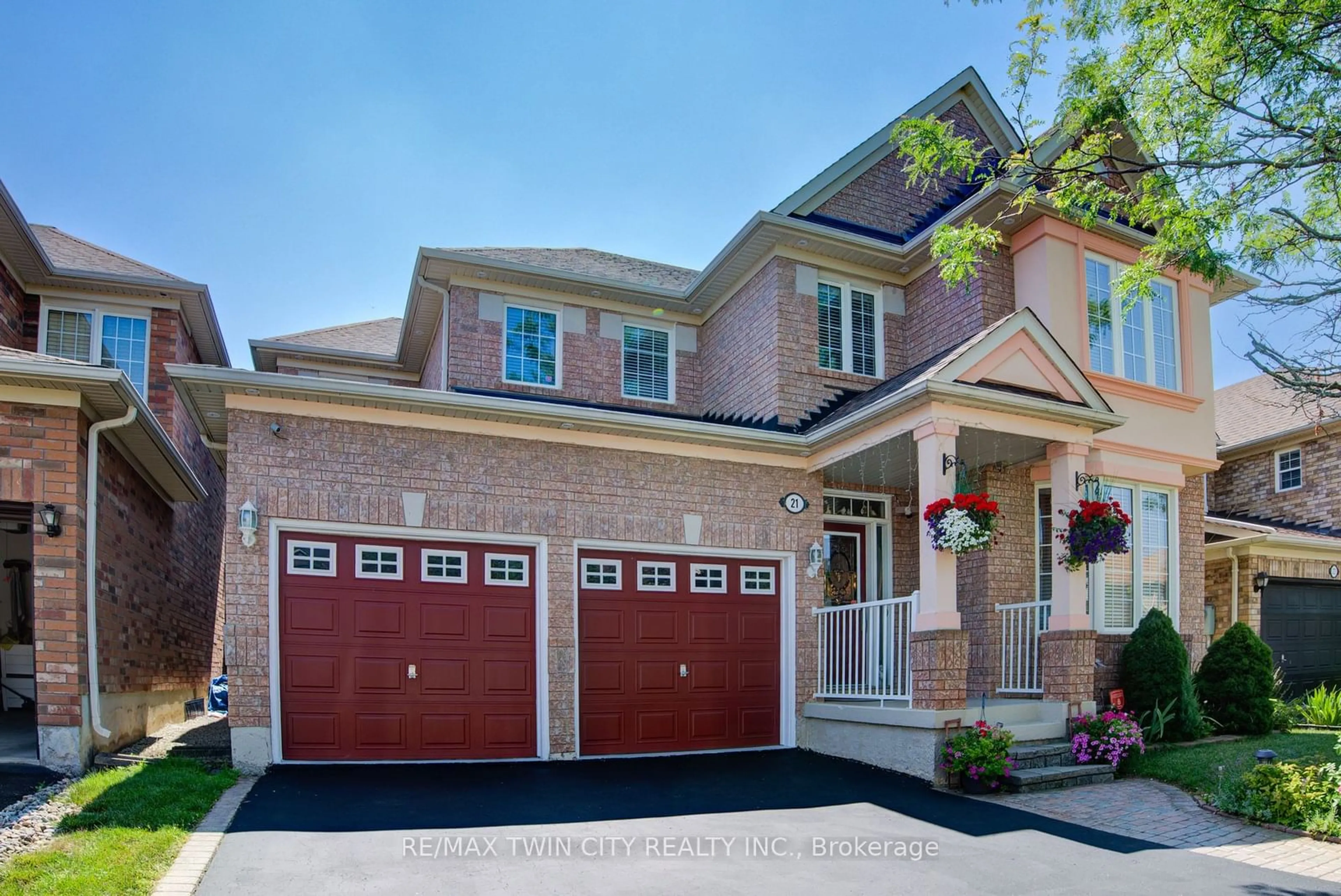 Home with brick exterior material for 21 Mistybrook Cres, Brampton Ontario L7A 2S8