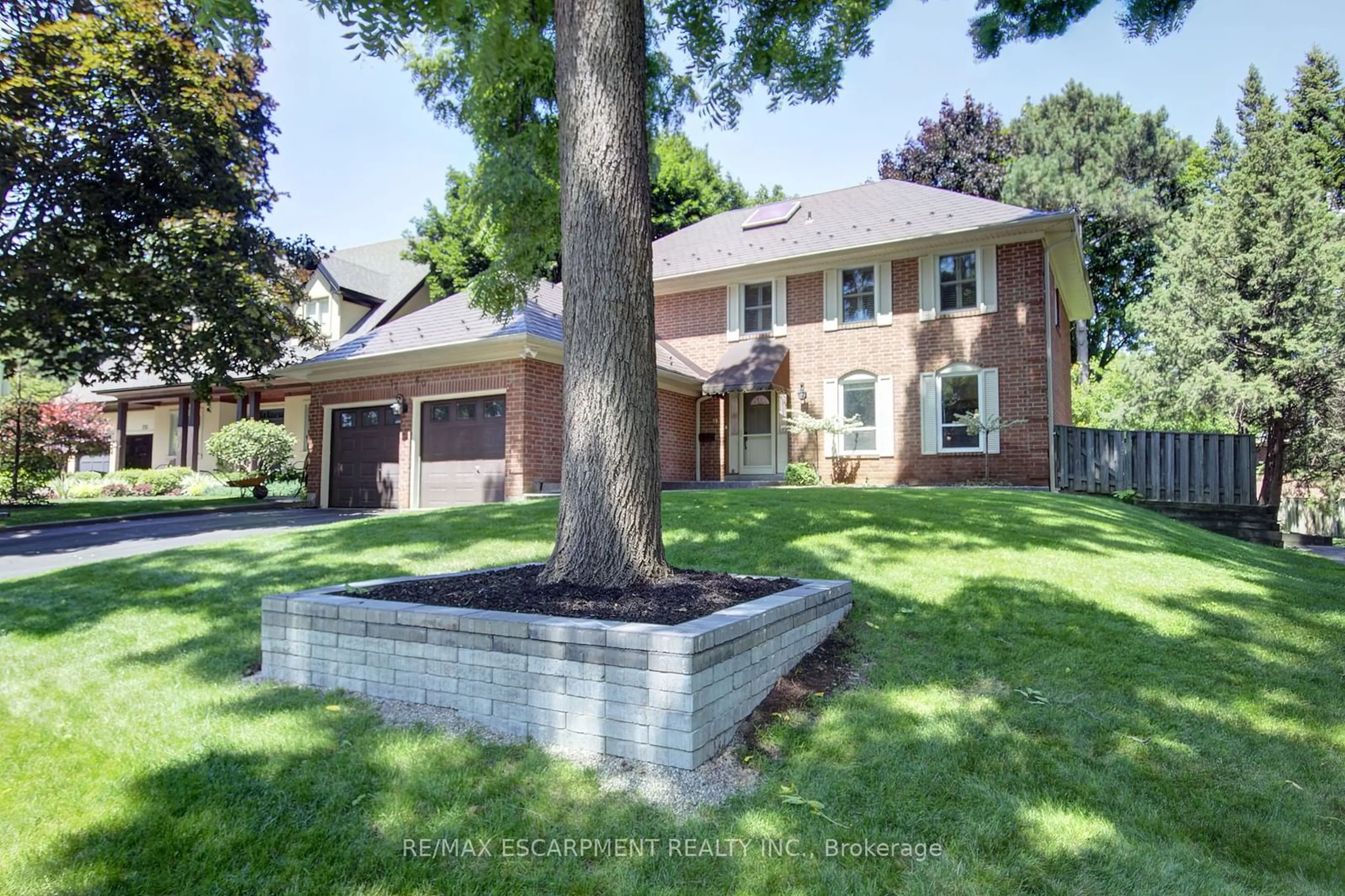 Home with brick exterior material for 1760 Solitaire Crt, Mississauga Ontario L5L 2P3