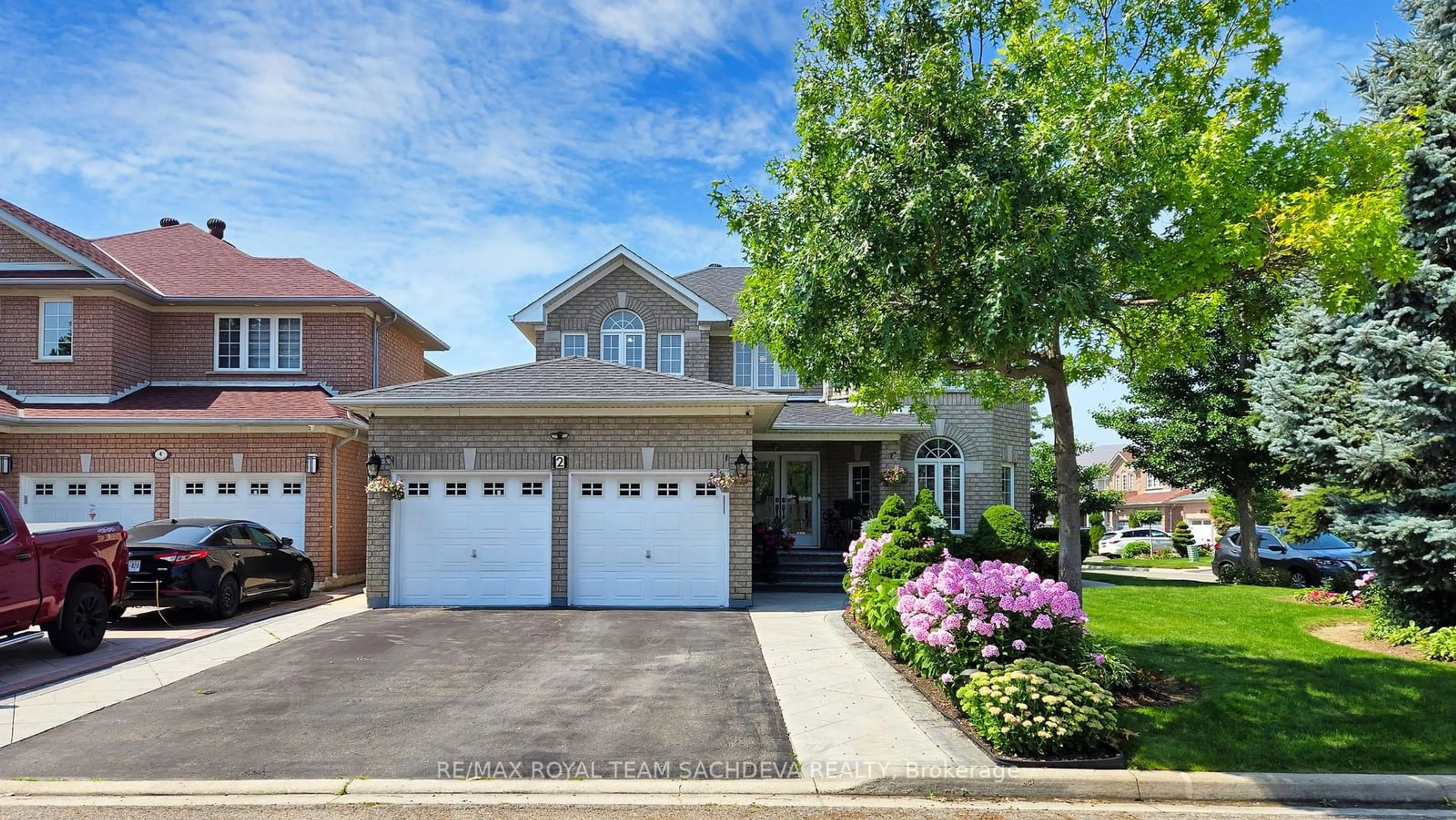 Frontside or backside of a home for 2 Canard Way, Brampton Ontario L6R 2V4