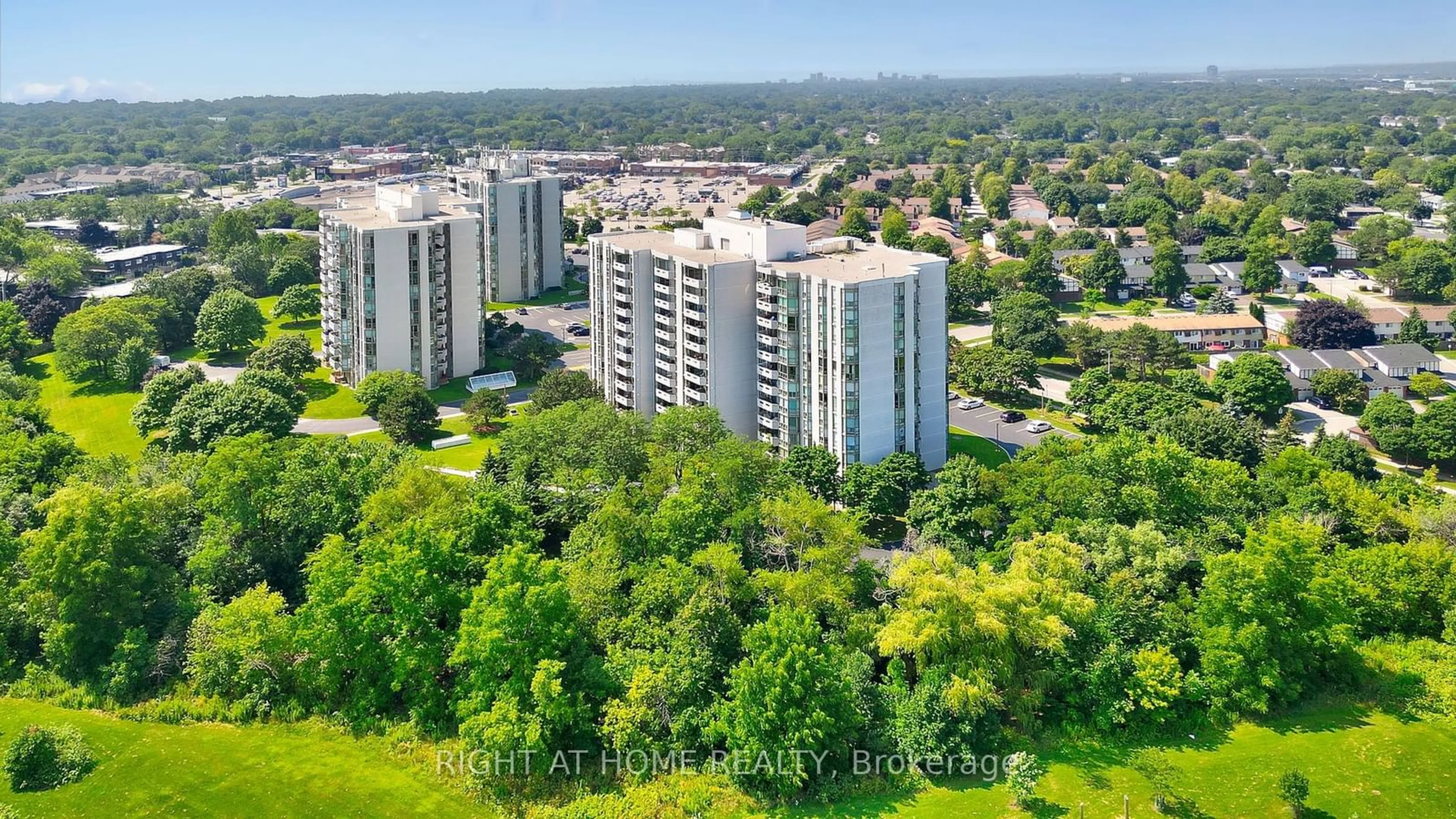 A pic from exterior of the house or condo for 5090 Pinedale Ave #509, Burlington Ontario L7L 3V8