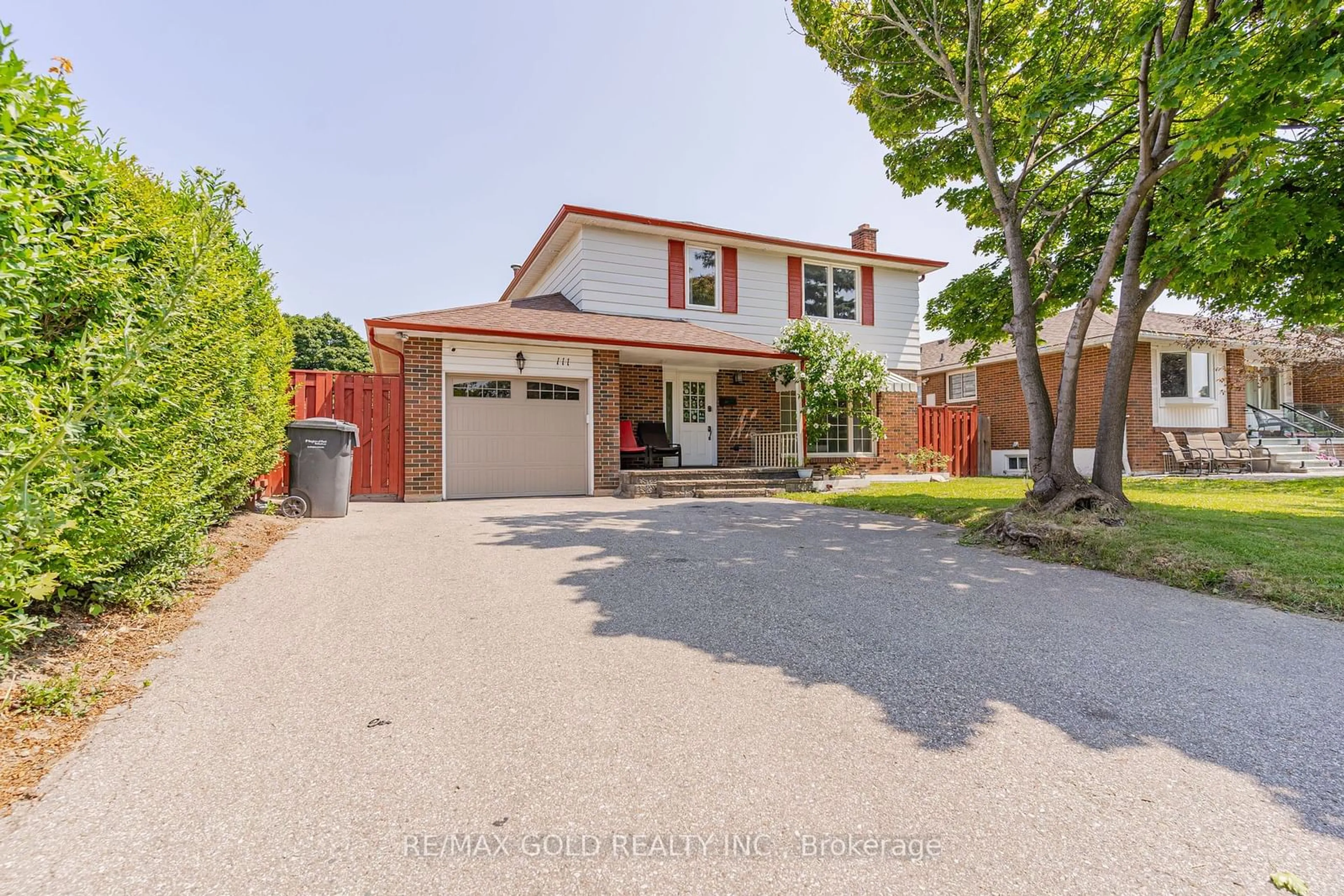 Frontside or backside of a home for 111 Dearbourne Blvd, Brampton Ontario L6T 1J8