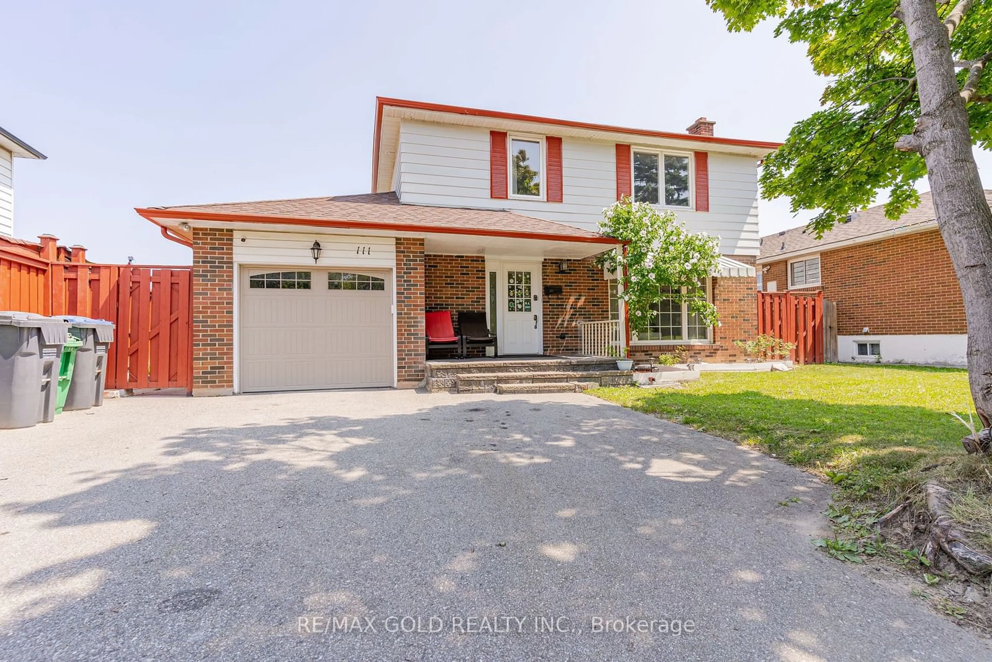 Frontside or backside of a home for 111 Dearbourne Blvd, Brampton Ontario L6T 1J8