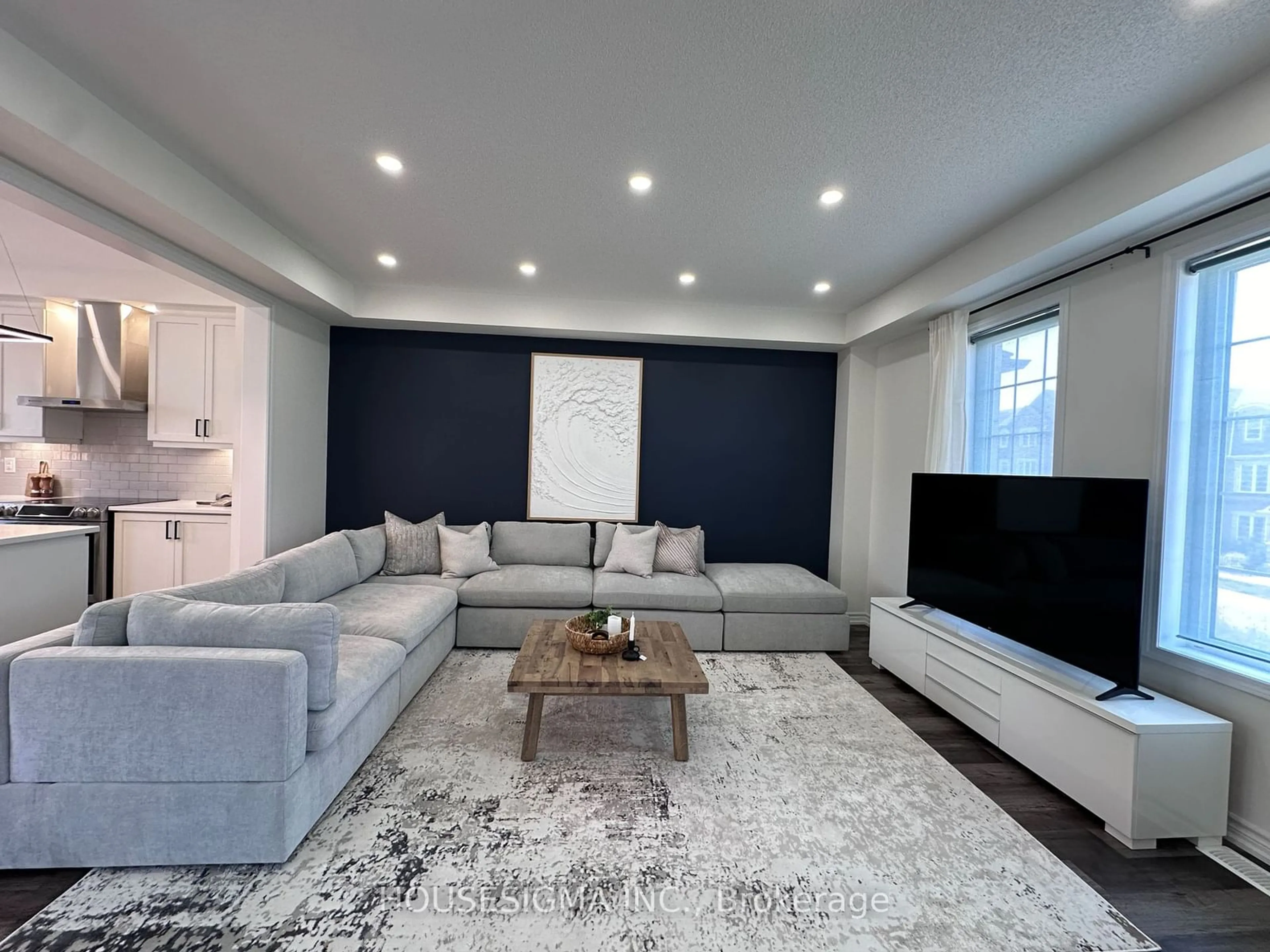 Living room for 501 Buckeye Crt #5, Milton Ontario L9E 1P3