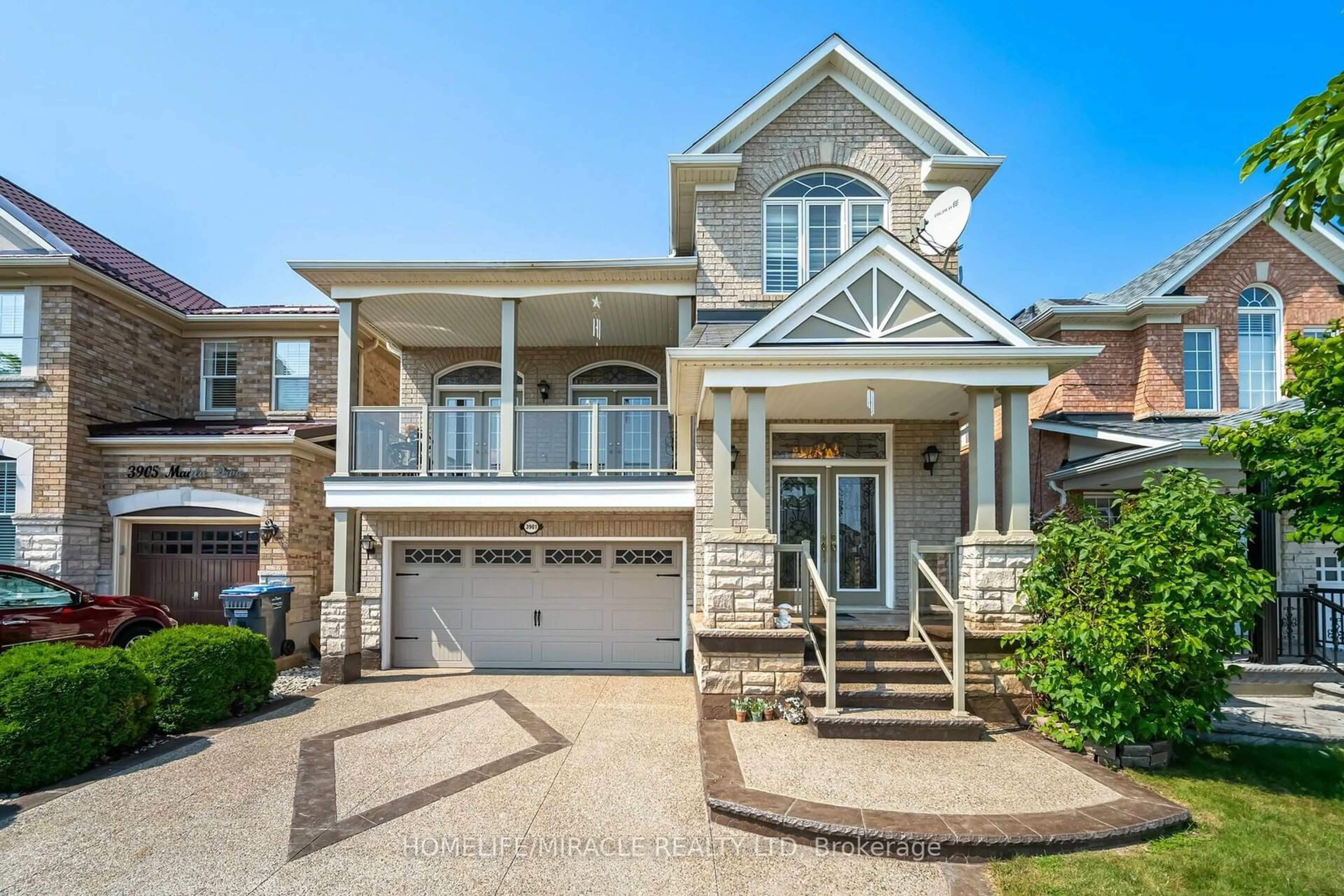 Frontside or backside of a home for 3901 Mayla Dr, Mississauga Ontario L5M 7Y8