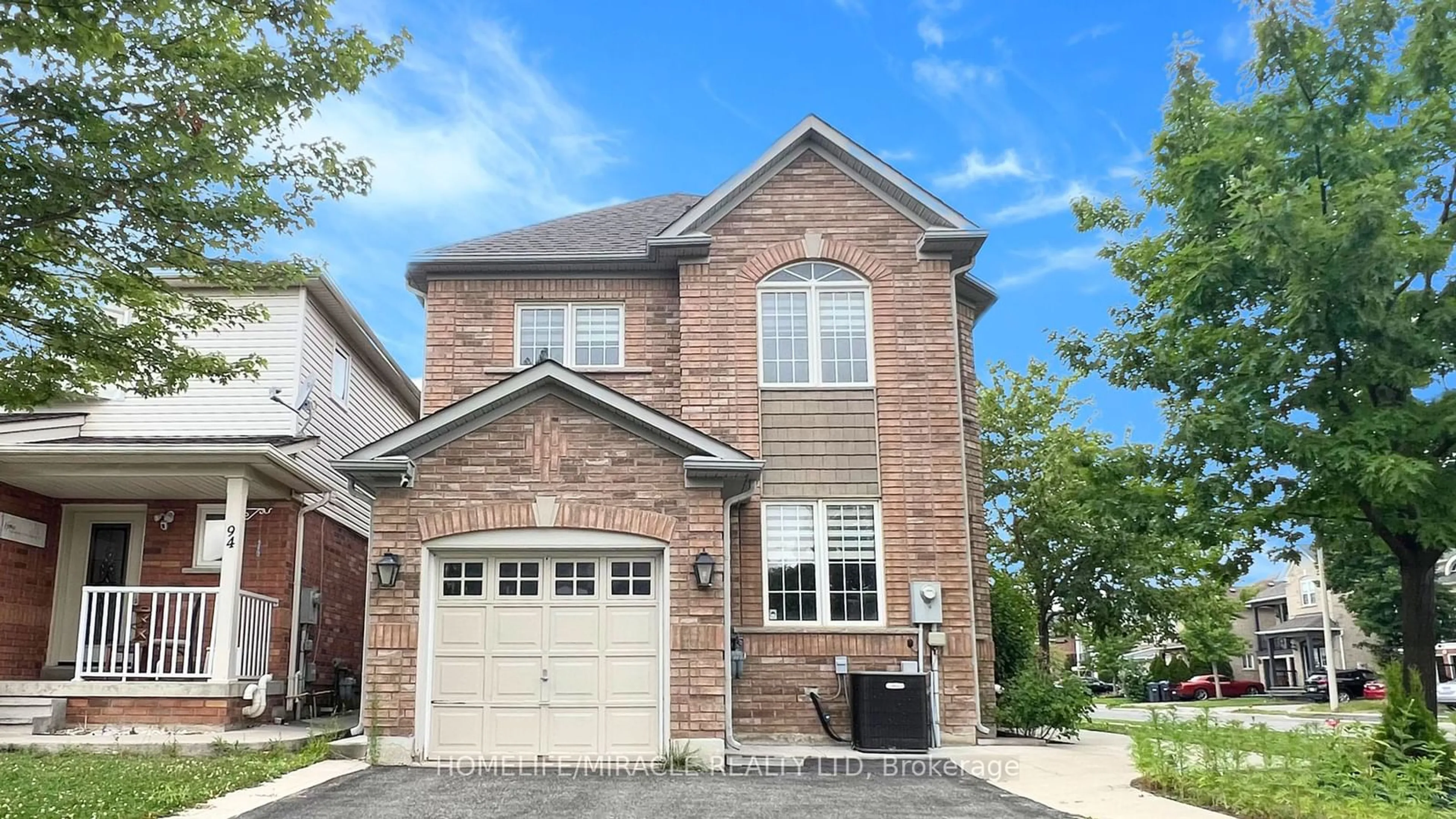 A pic from exterior of the house or condo for 324 Edenbrook Hill Dr, Brampton Ontario L7A 4T5