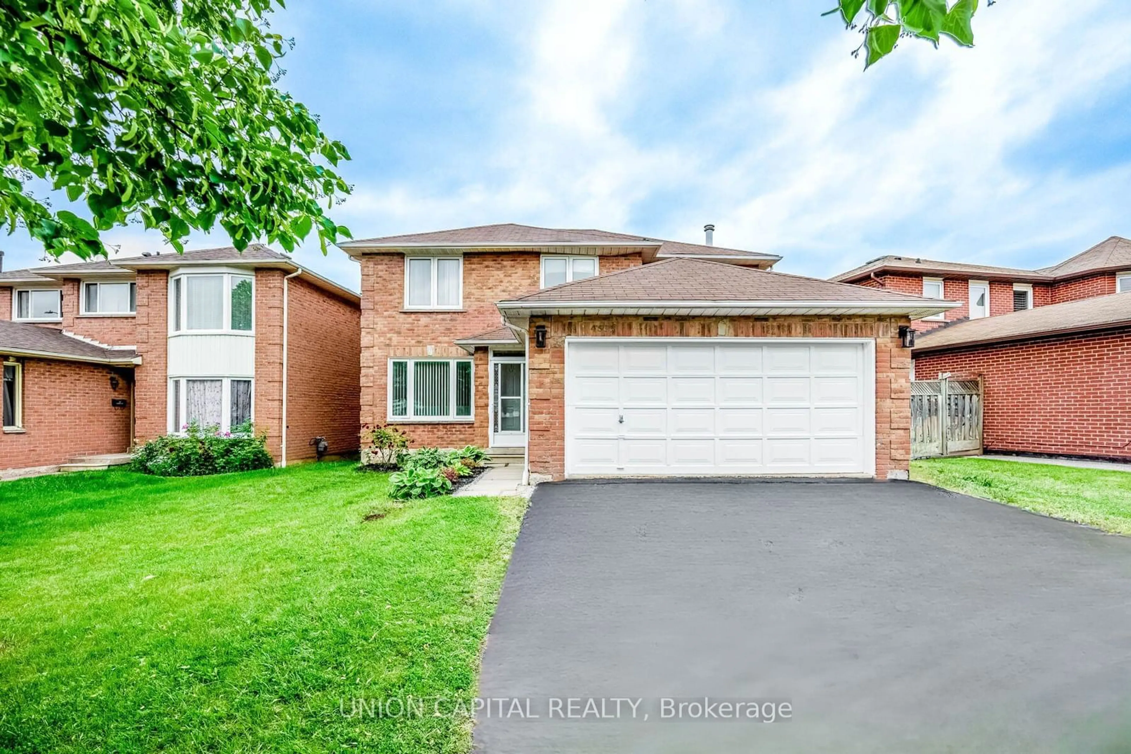 Frontside or backside of a home for 4563 Guildwood Way, Mississauga Ontario L5R 1Z2