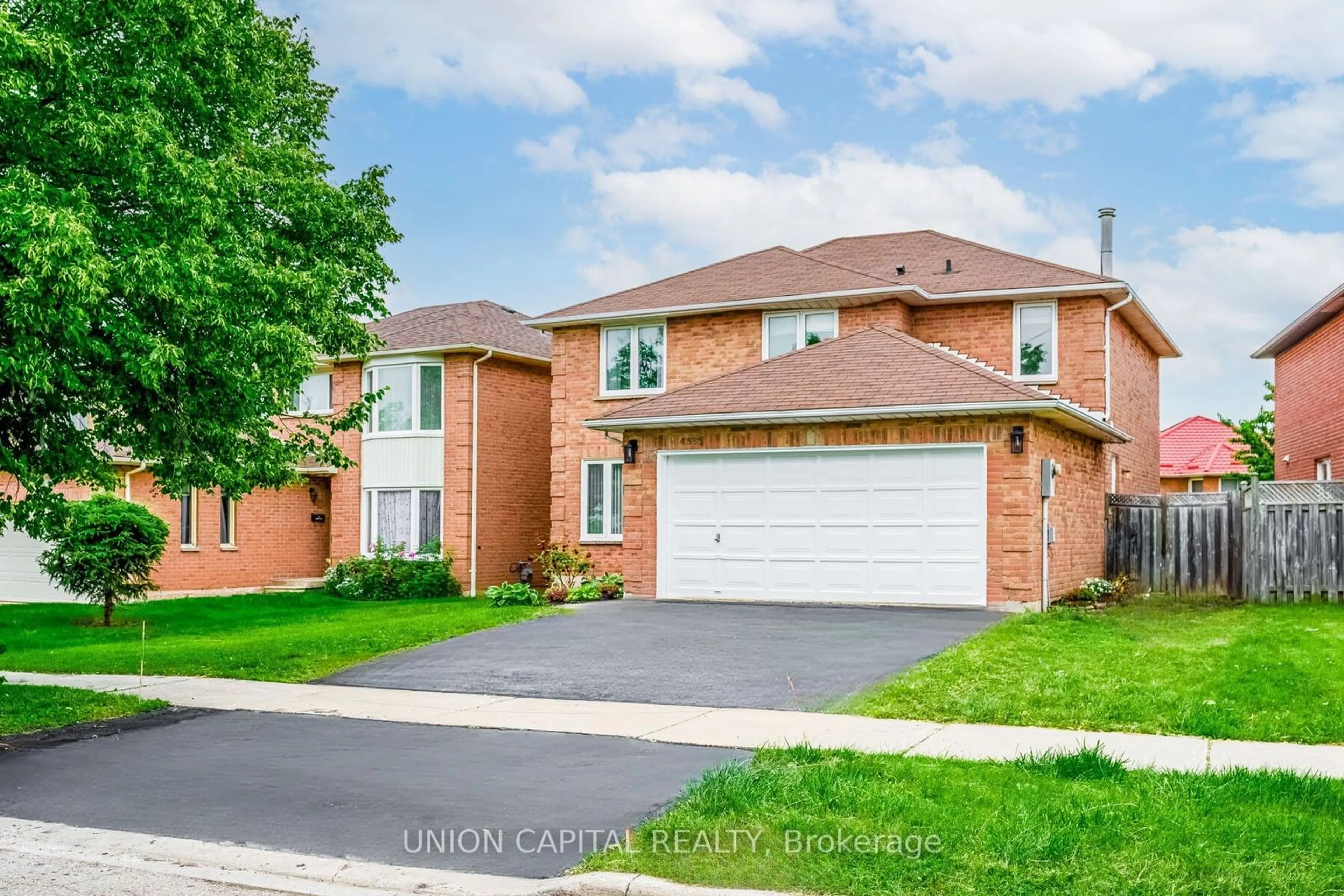 Frontside or backside of a home for 4563 Guildwood Way, Mississauga Ontario L5R 1Z2