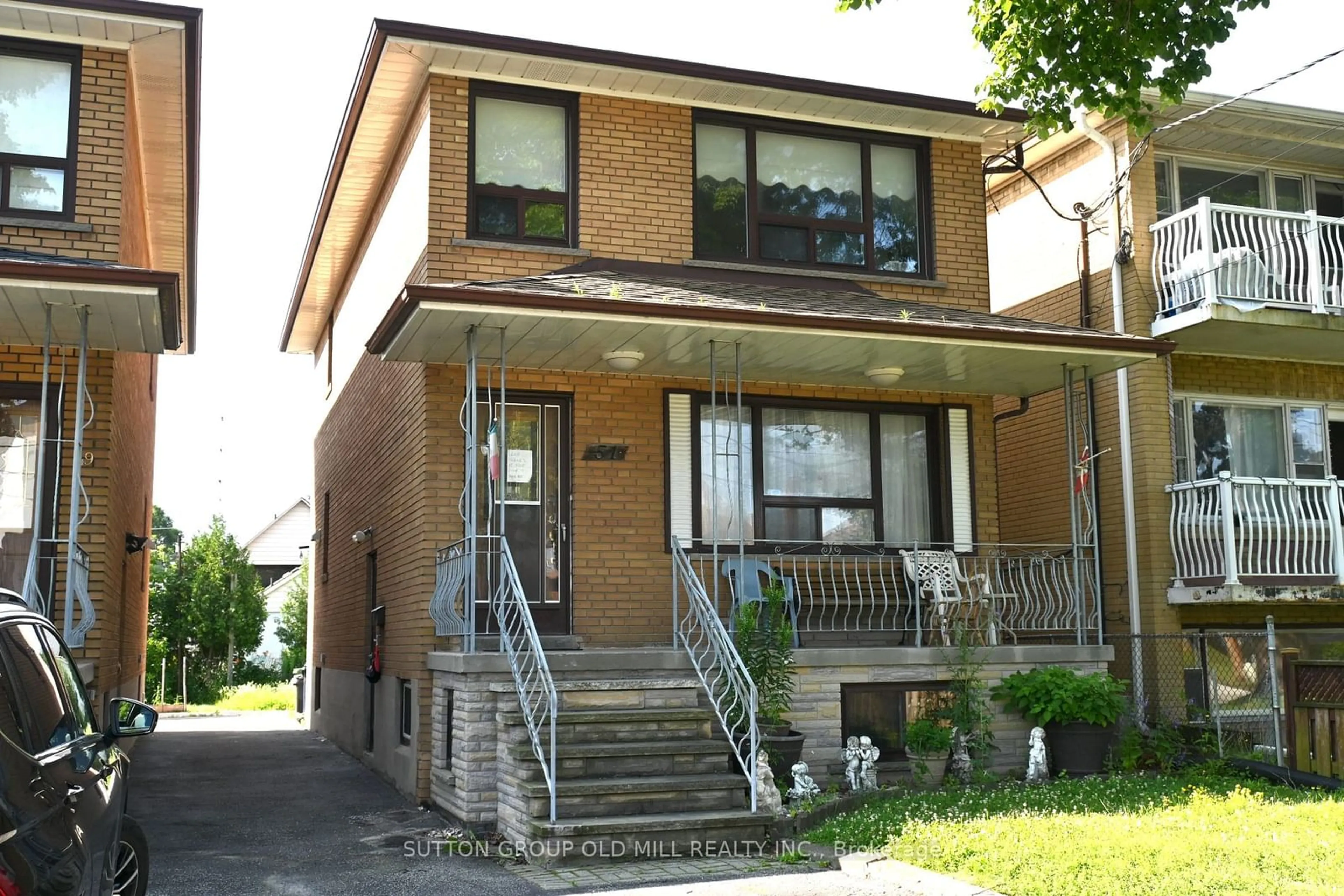 A pic from exterior of the house or condo for 51 Algoma St, Toronto Ontario M8Y 1C4