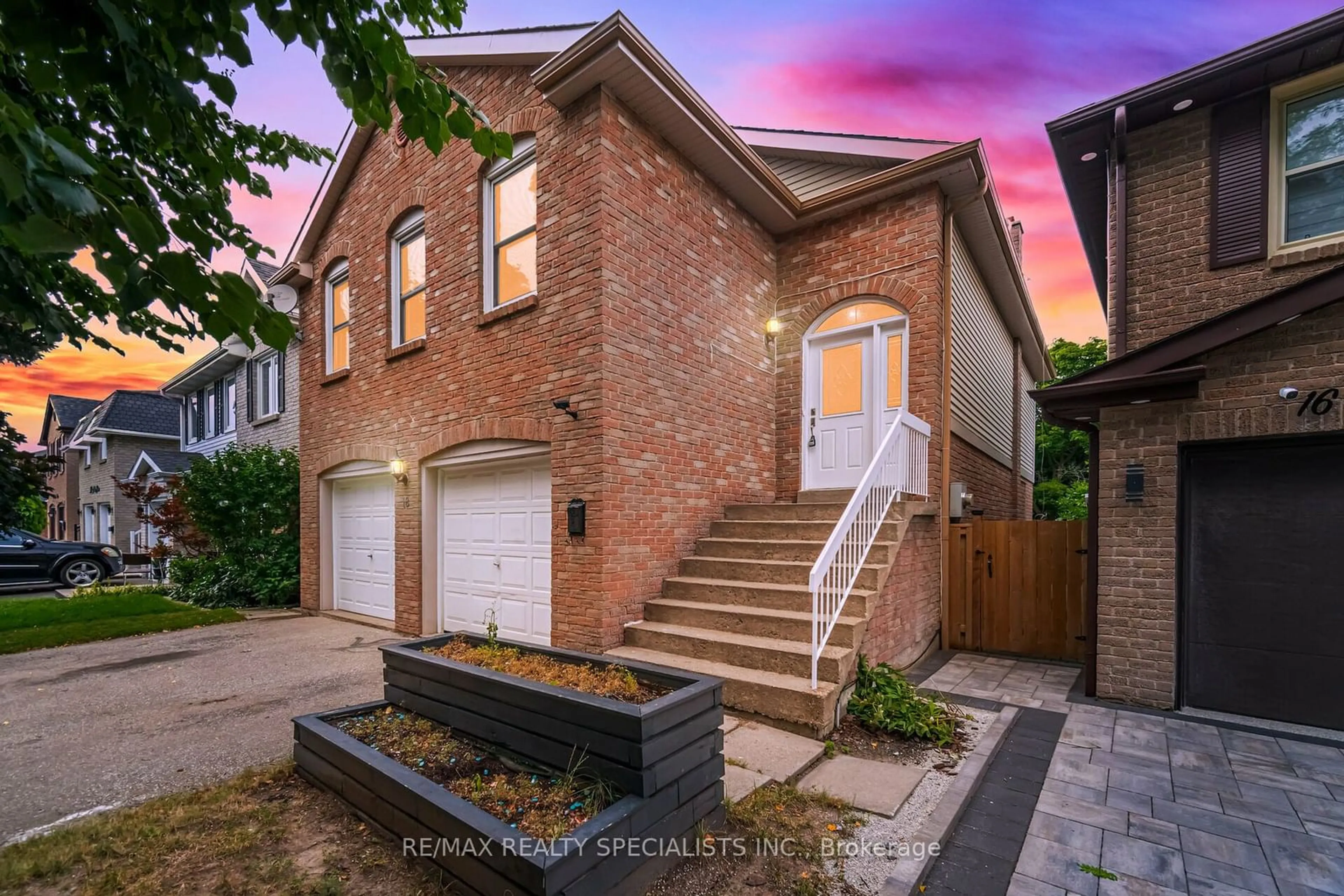 Home with brick exterior material for 18 Ladin Dr, Brampton Ontario L6S 3V5