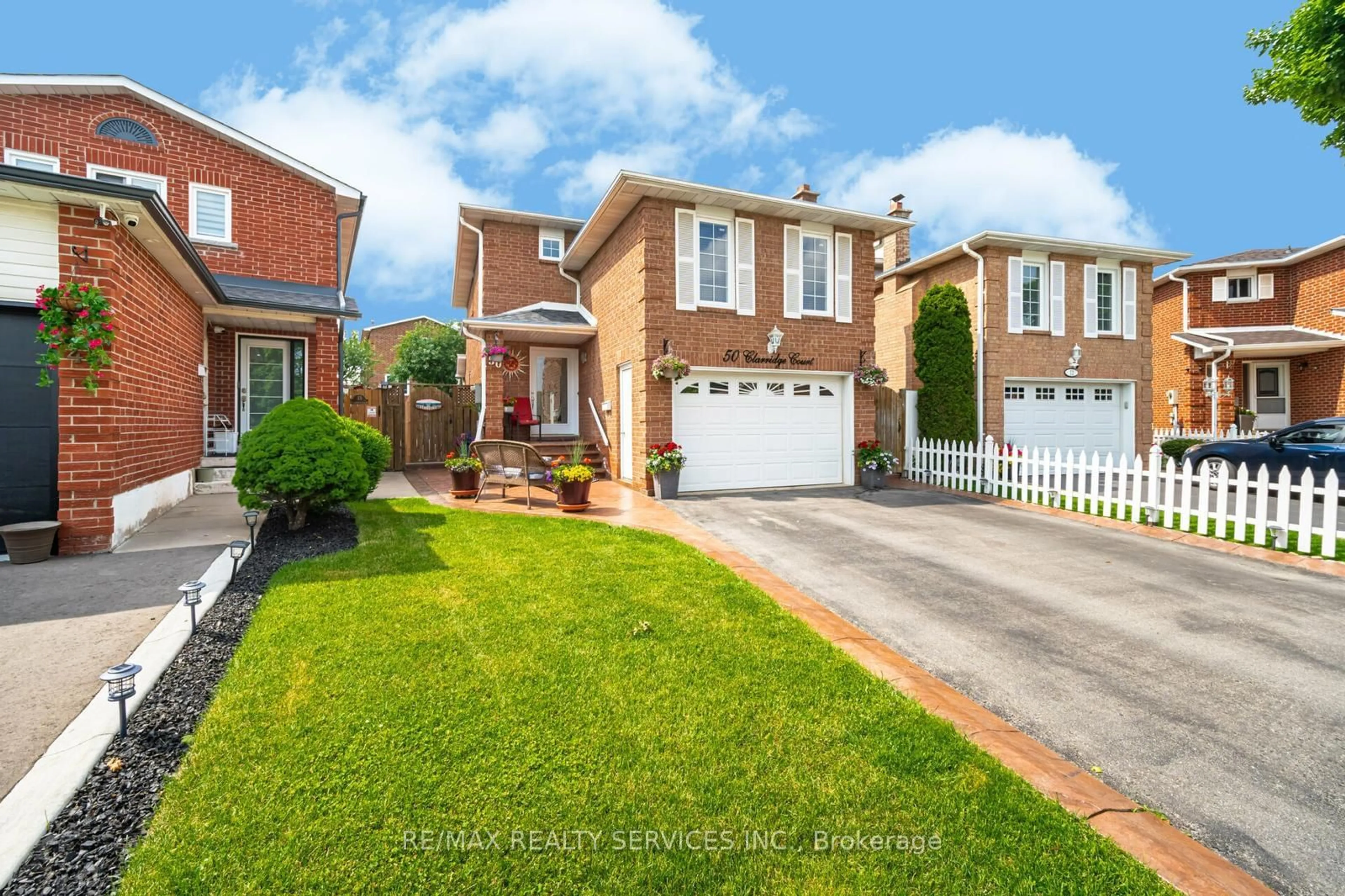 Frontside or backside of a home for 50 Clarridge Crt, Brampton Ontario L6X 3N4