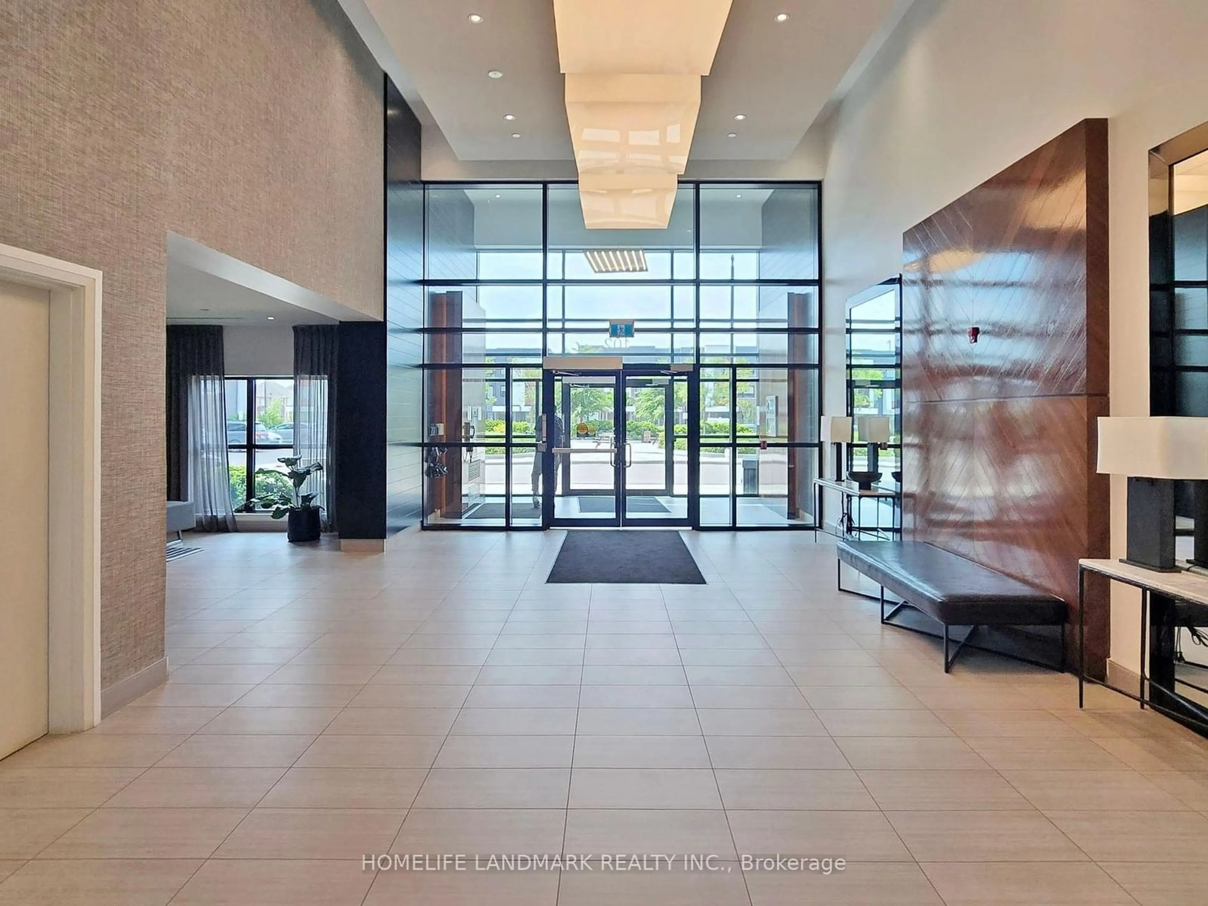 Indoor lobby for 102 Grovewood Common #622, Oakville Ontario L6H 0X2
