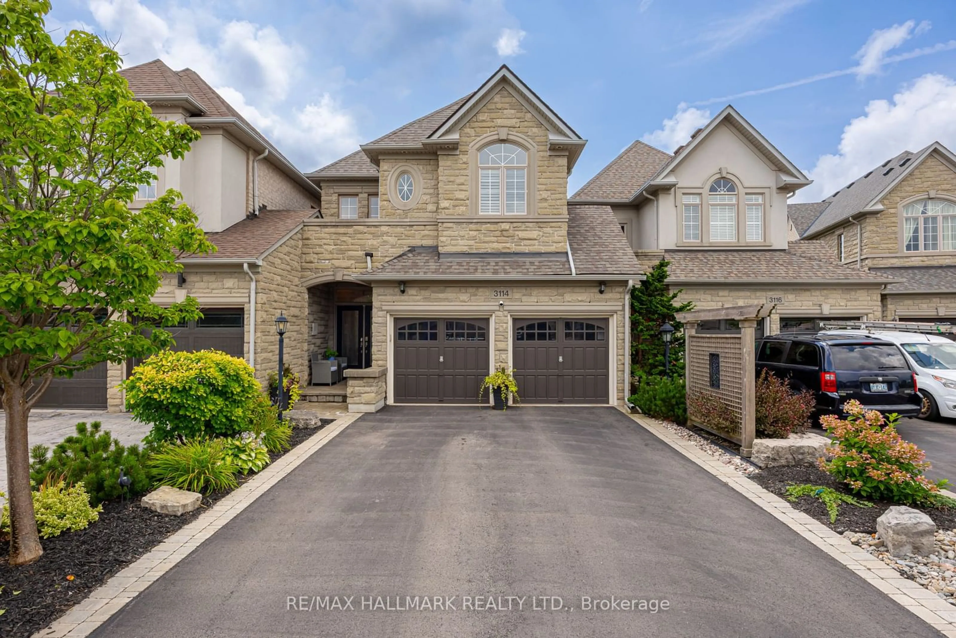 Frontside or backside of a home for 3114 Cardross Crt, Oakville Ontario L6M 0A1