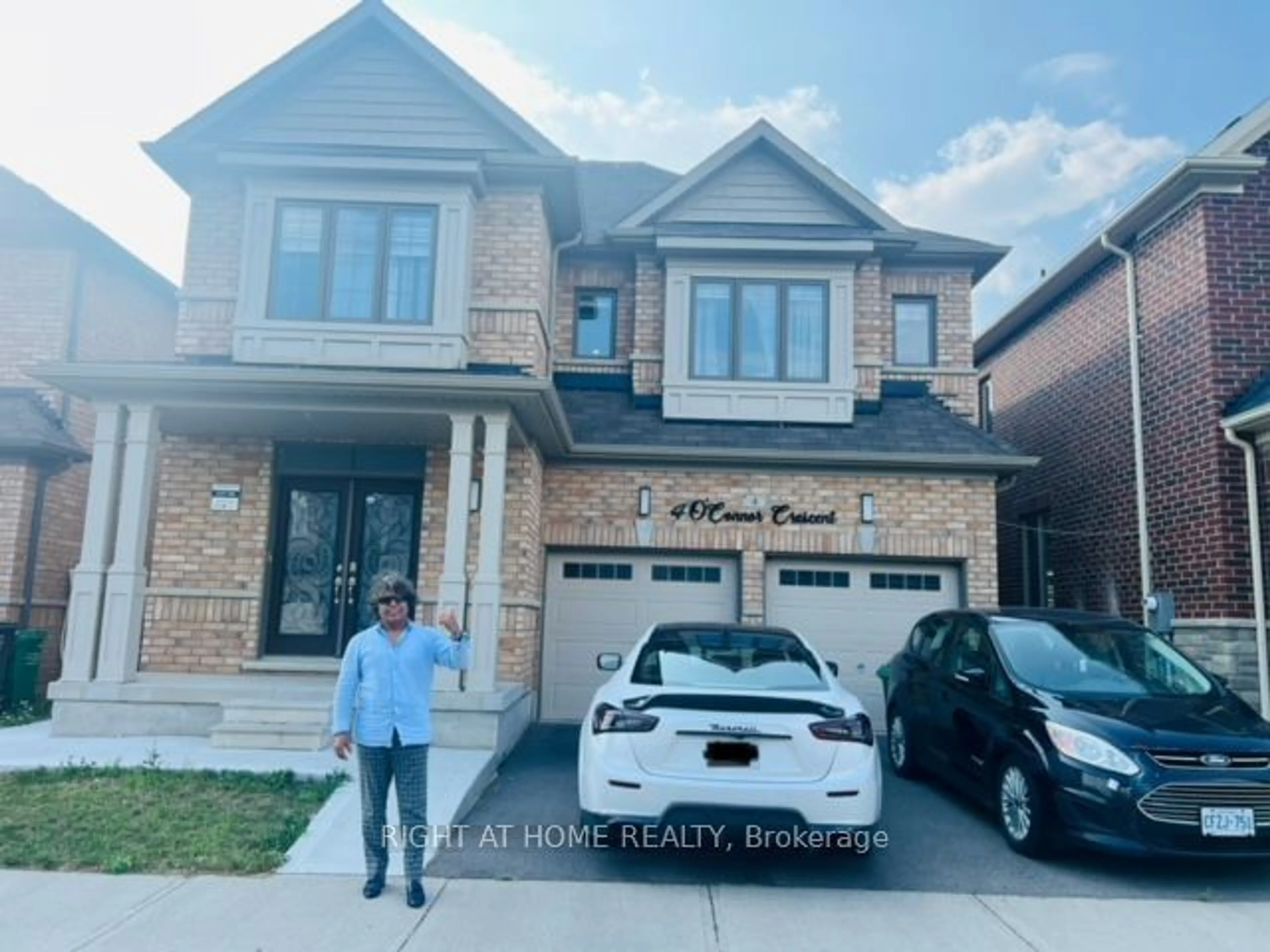 Home with brick exterior material for 4 Oconnor Cres, Brampton Ontario L7A 5A6