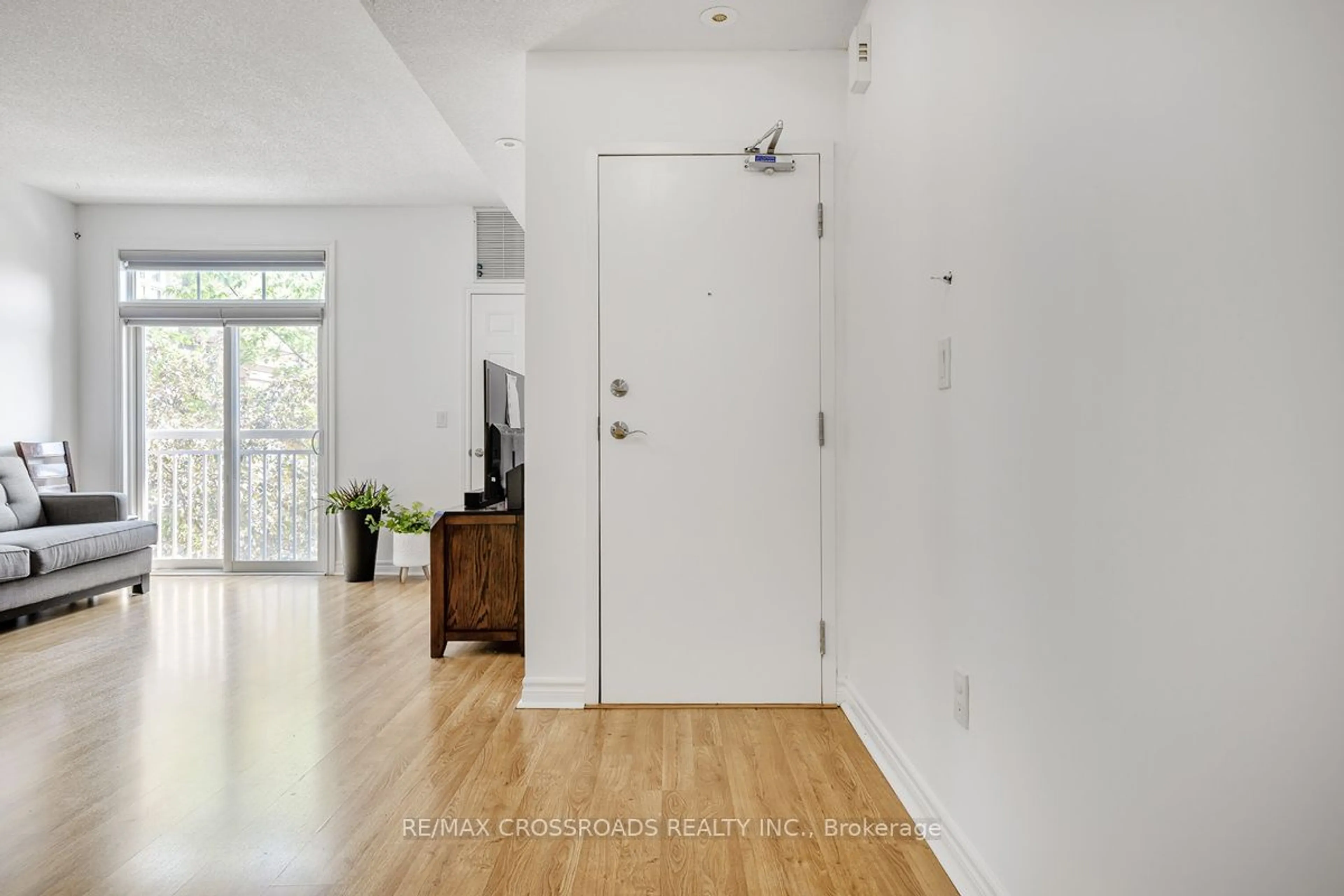 Indoor entryway for 38 Gibson Ave #19, Toronto Ontario M9N 0A5