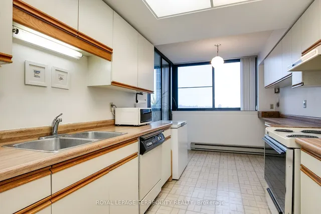 Additional property image - 40 Richview Rd Unit 802