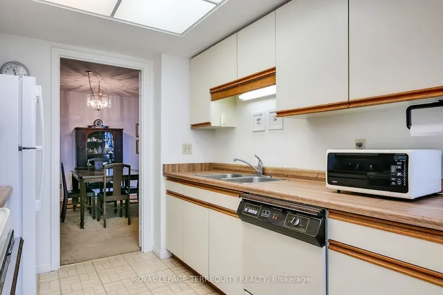 Additional property image - 40 Richview Rd Unit 802