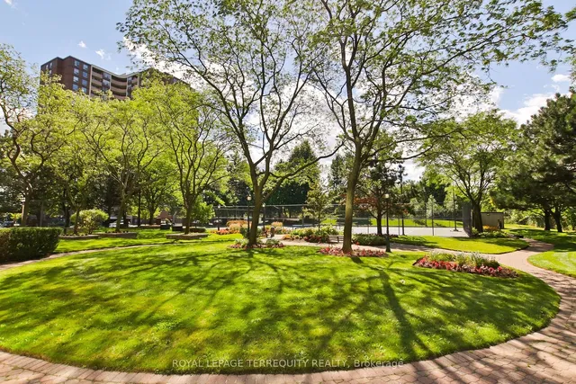 Additional property image - 40 Richview Rd Unit 802