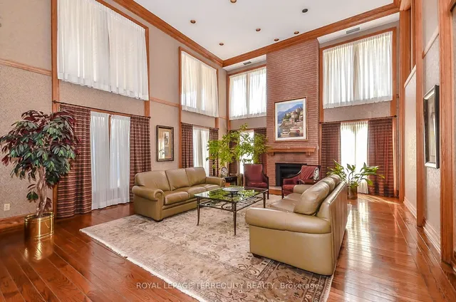 Additional property image - 40 Richview Rd Unit 802