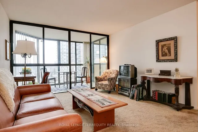 Additional property image - 40 Richview Rd Unit 802