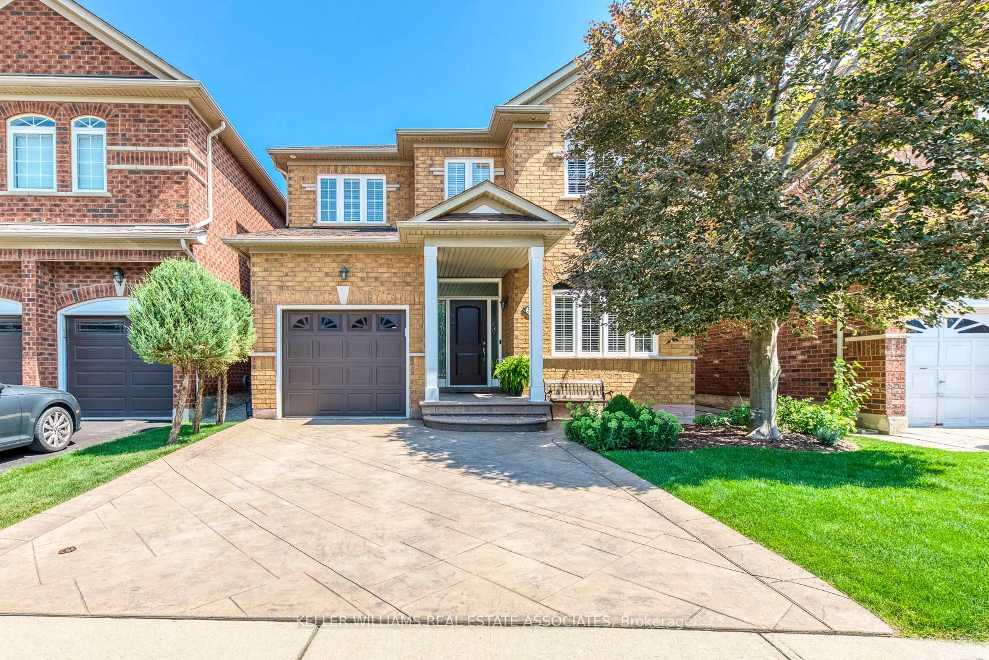 Home with brick exterior material for 5621 Watersfield Ave, Mississauga Ontario L5M 7E9