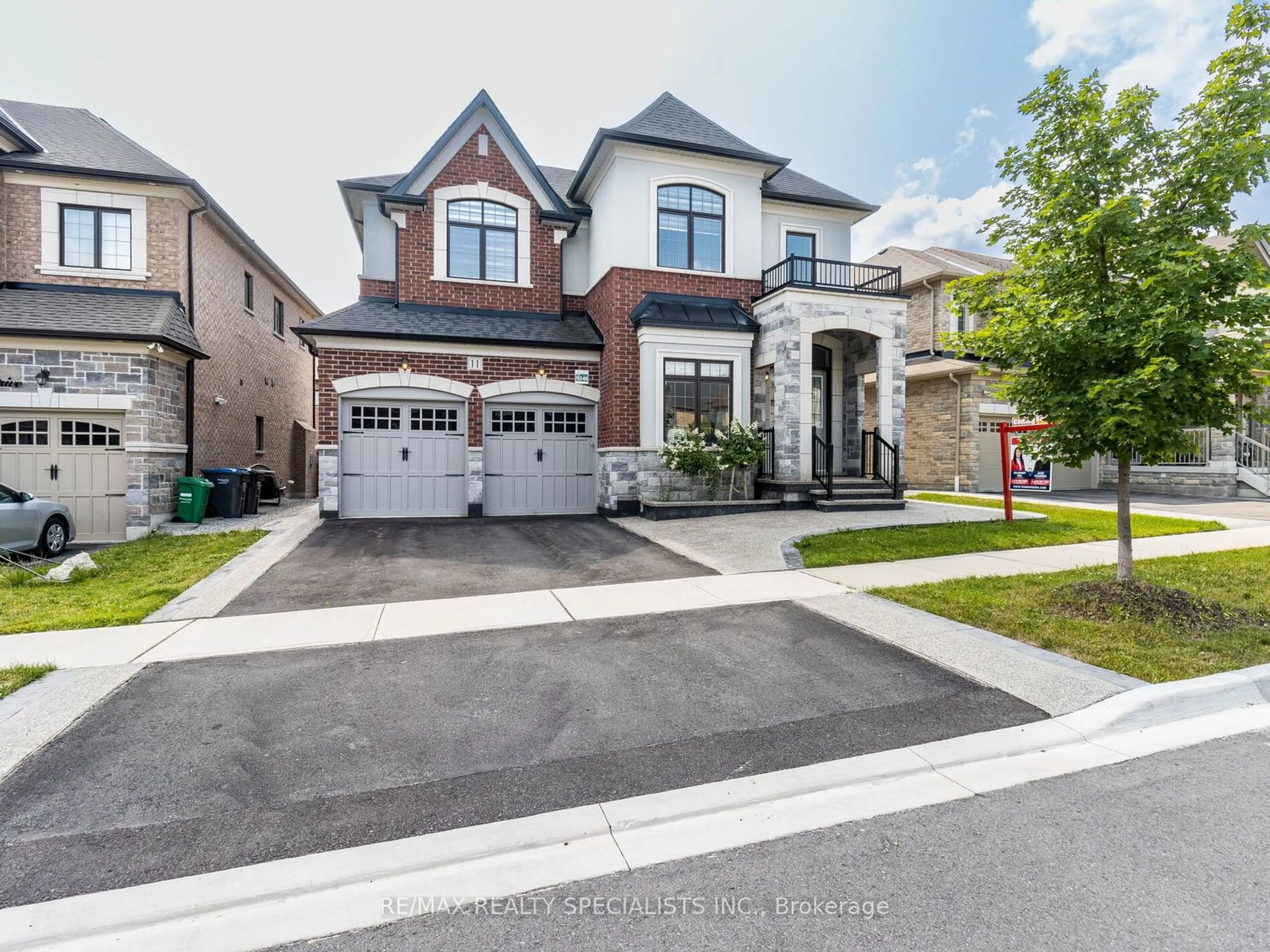 Frontside or backside of a home for 11 Carl Finlay Dr, Brampton Ontario L6P 4E2