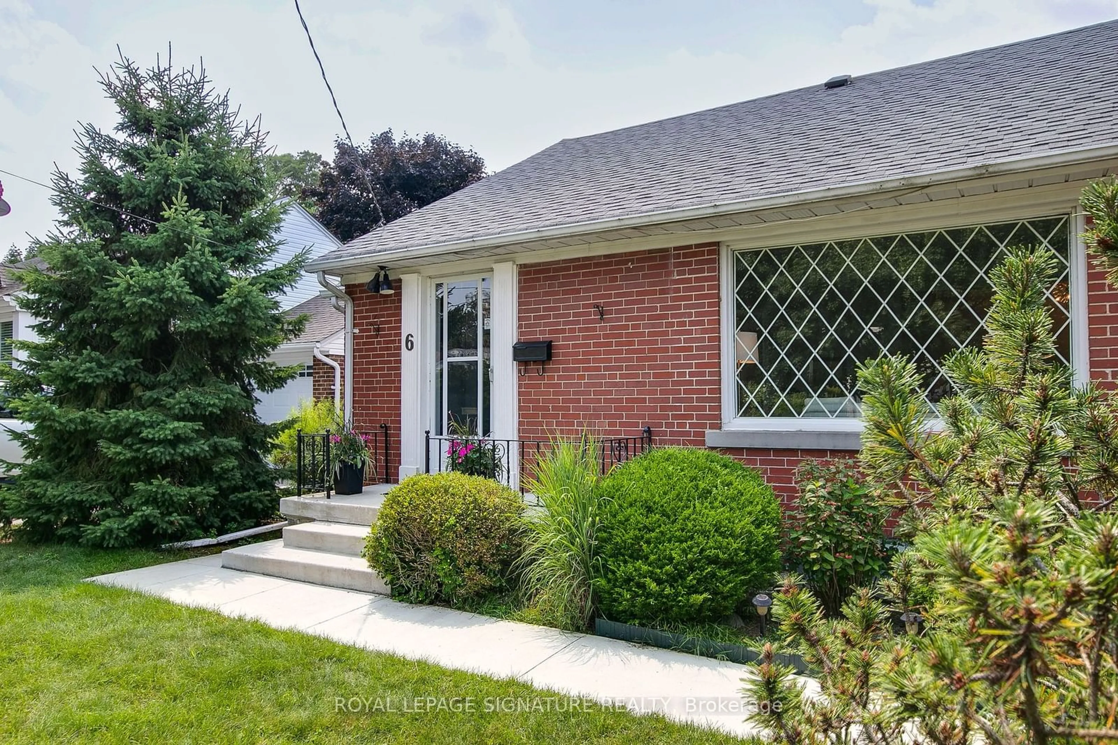 Home with brick exterior material for 6 Glenn Arthur Dr, Toronto Ontario M8Y 3H5