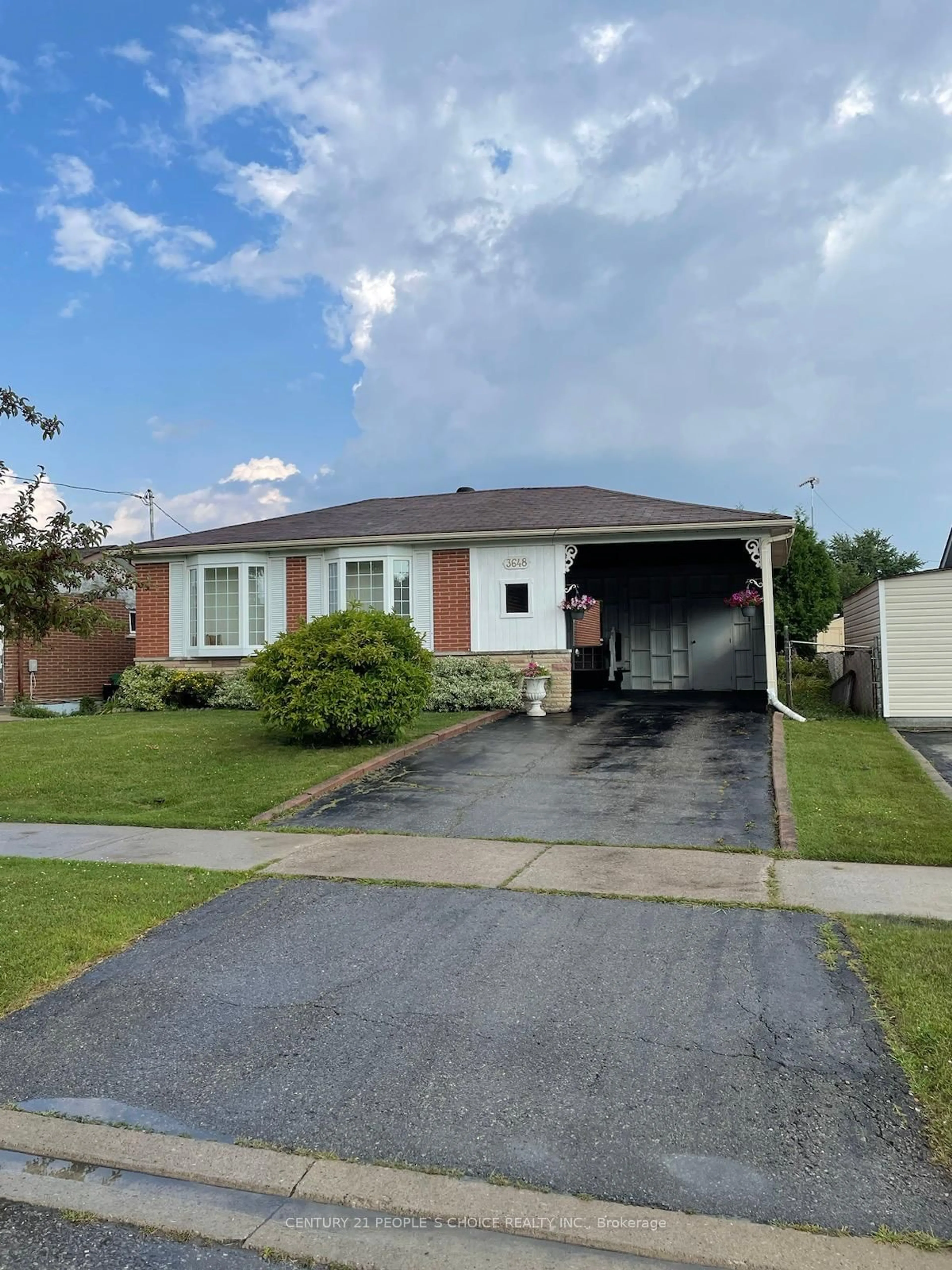 Frontside or backside of a home for 3648 Dunrankin Dr, Mississauga Ontario L4T 1V9