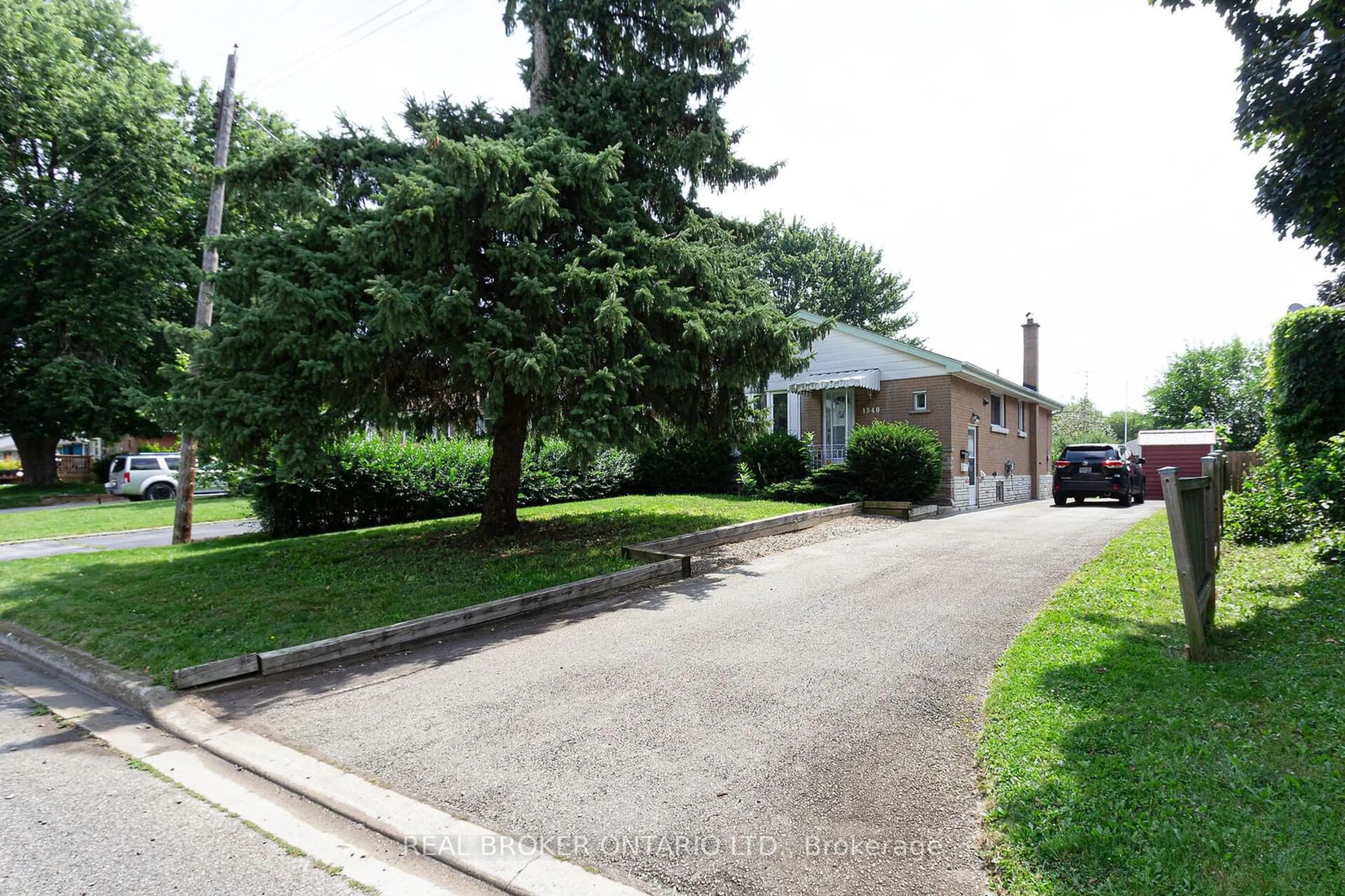 Street view for 1340 Bunnell Dr, Burlington Ontario L7P 2E1