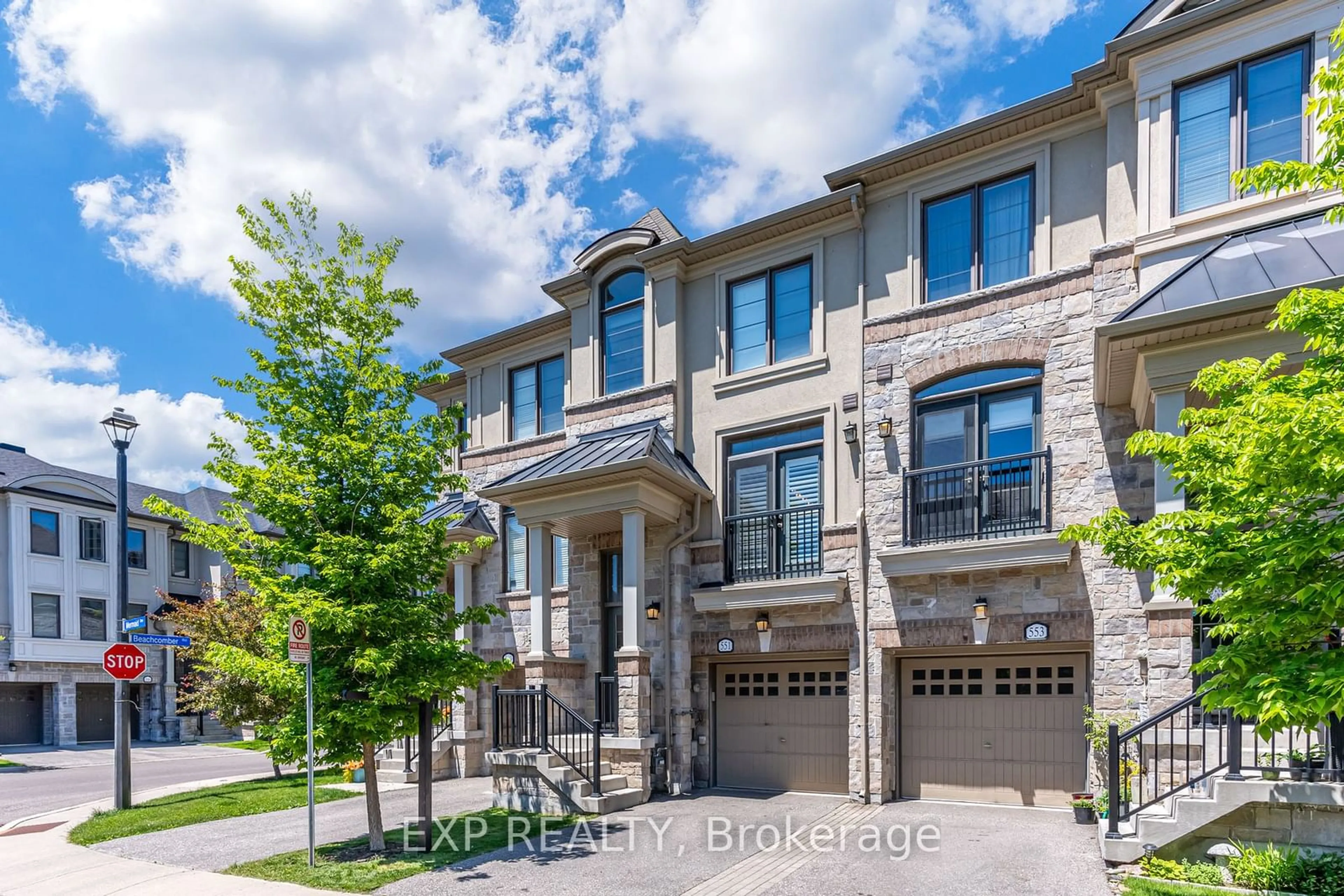 A pic from exterior of the house or condo for 551 Mermaid Cres, Mississauga Ontario L5G 0B3