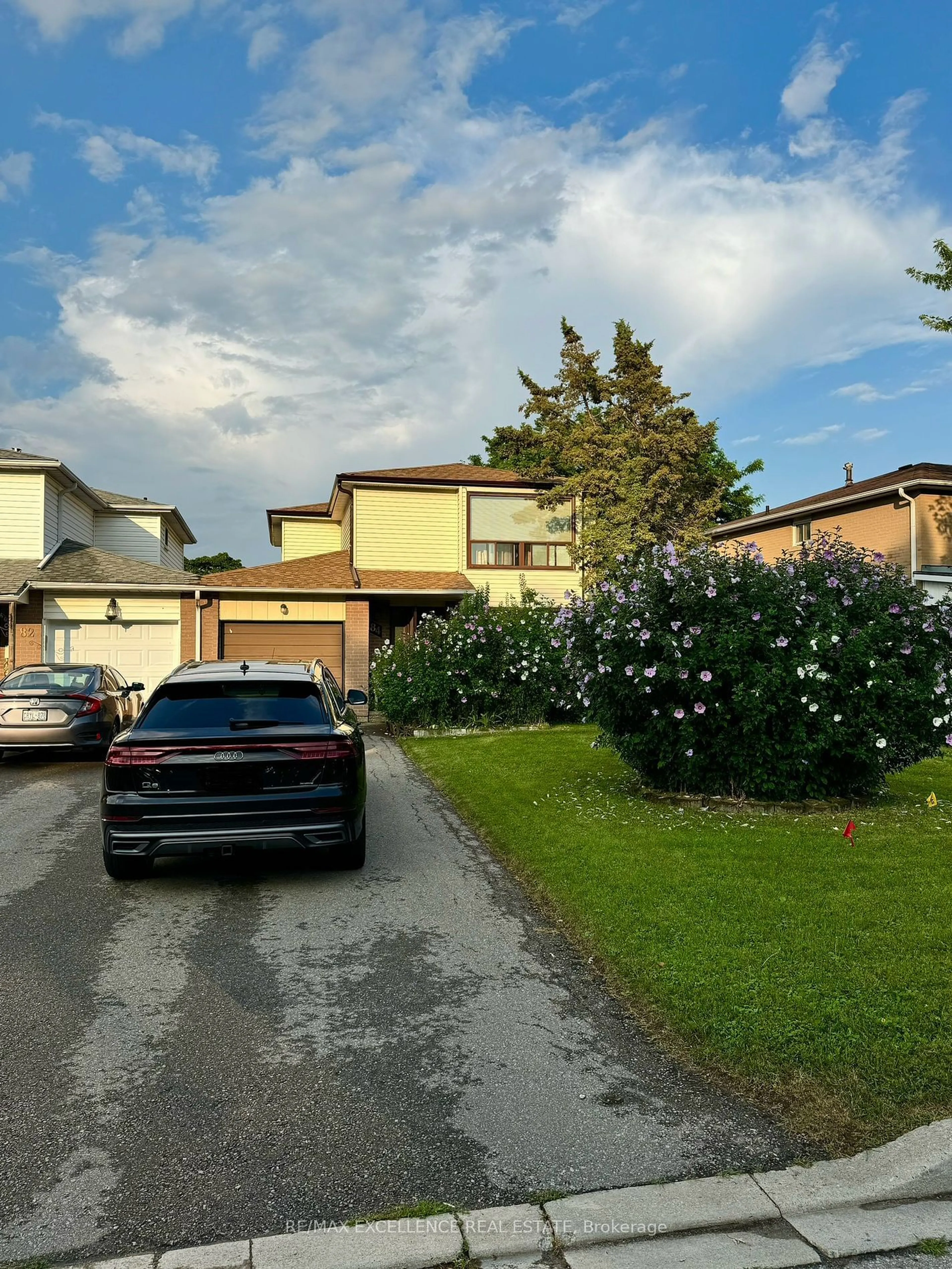 A pic from exterior of the house or condo for 84 Glenmore Cres, Brampton Ontario L6S 1H8