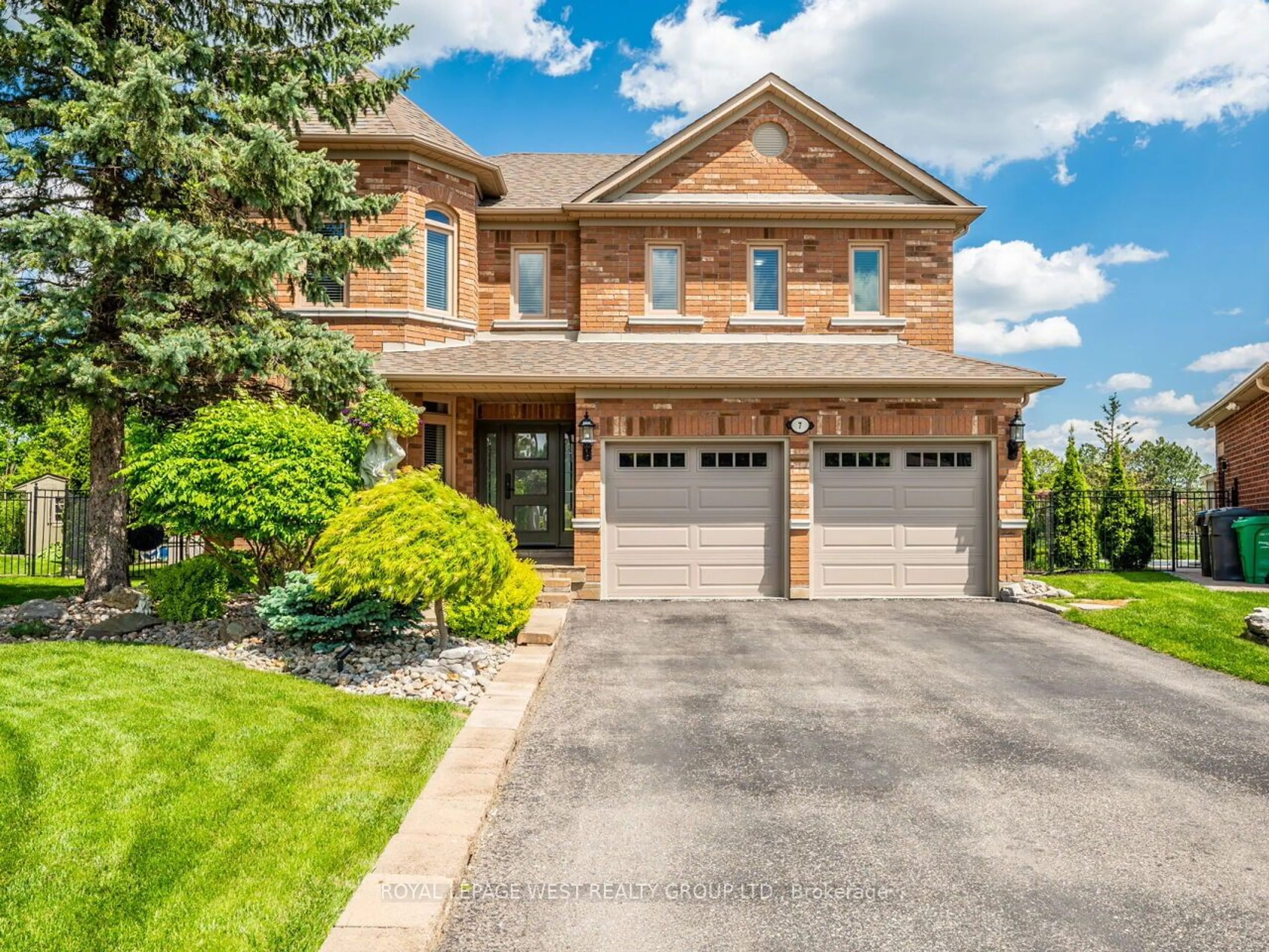 Home with brick exterior material for 7 Vantagebrook Crt, Caledon Ontario L7E 1J3