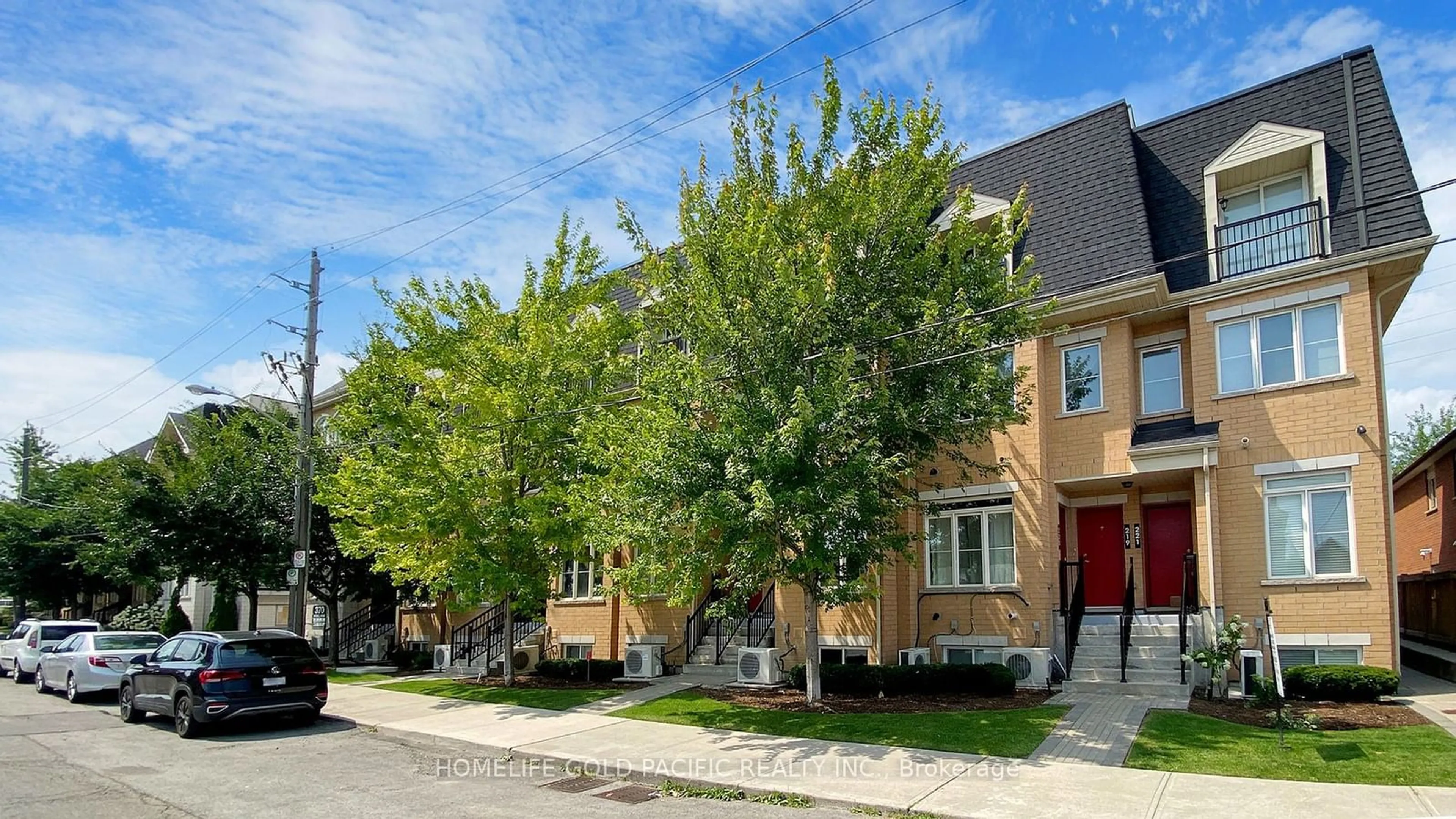 A pic from exterior of the house or condo, the street view for 370 Hopewell Ave #116, Toronto Ontario M6E 2S2