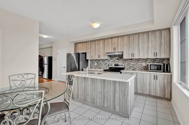 Additional property image - 15 Bretlon St