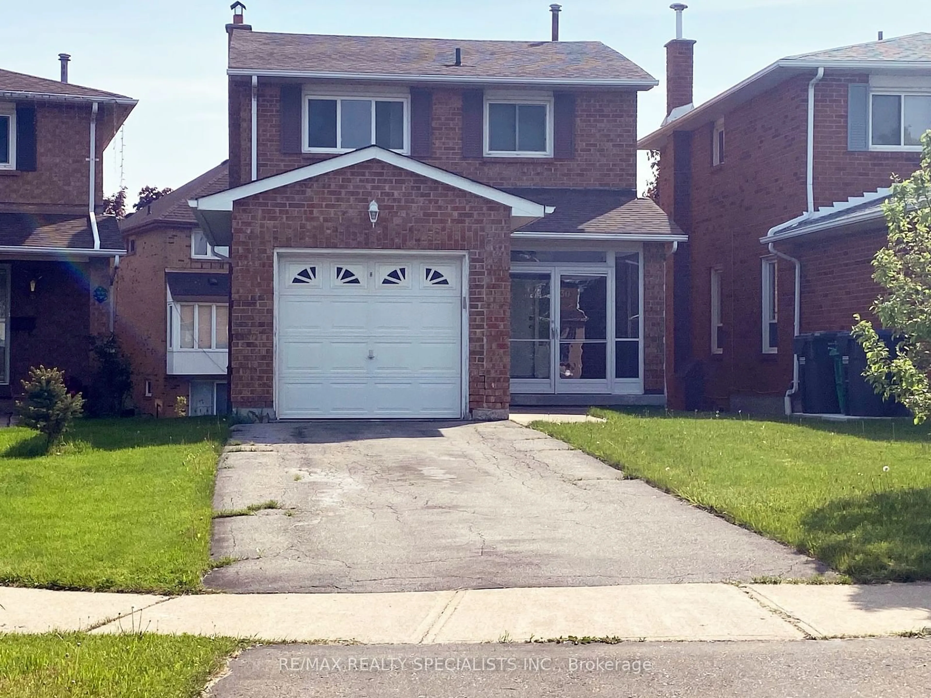 Frontside or backside of a home for 30 Peaceful Pl, Brampton Ontario L6S 4E6