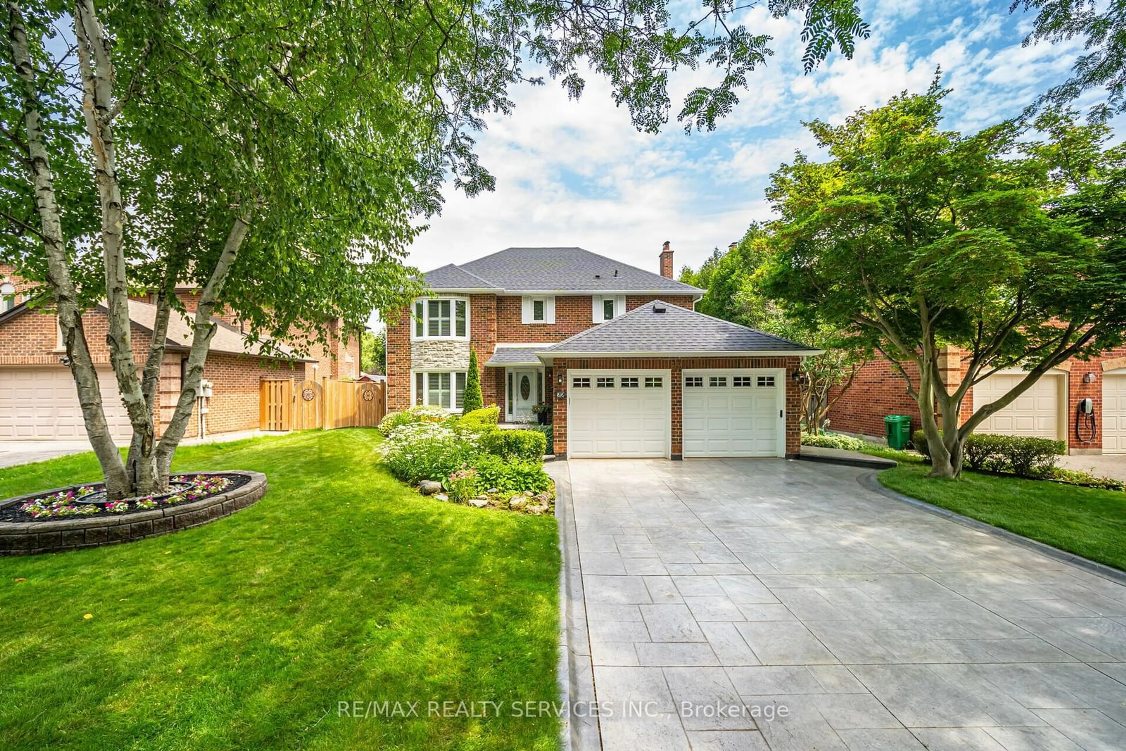 Home with brick exterior material for 22 Archer Crt, Brampton Ontario L6Z 3J3