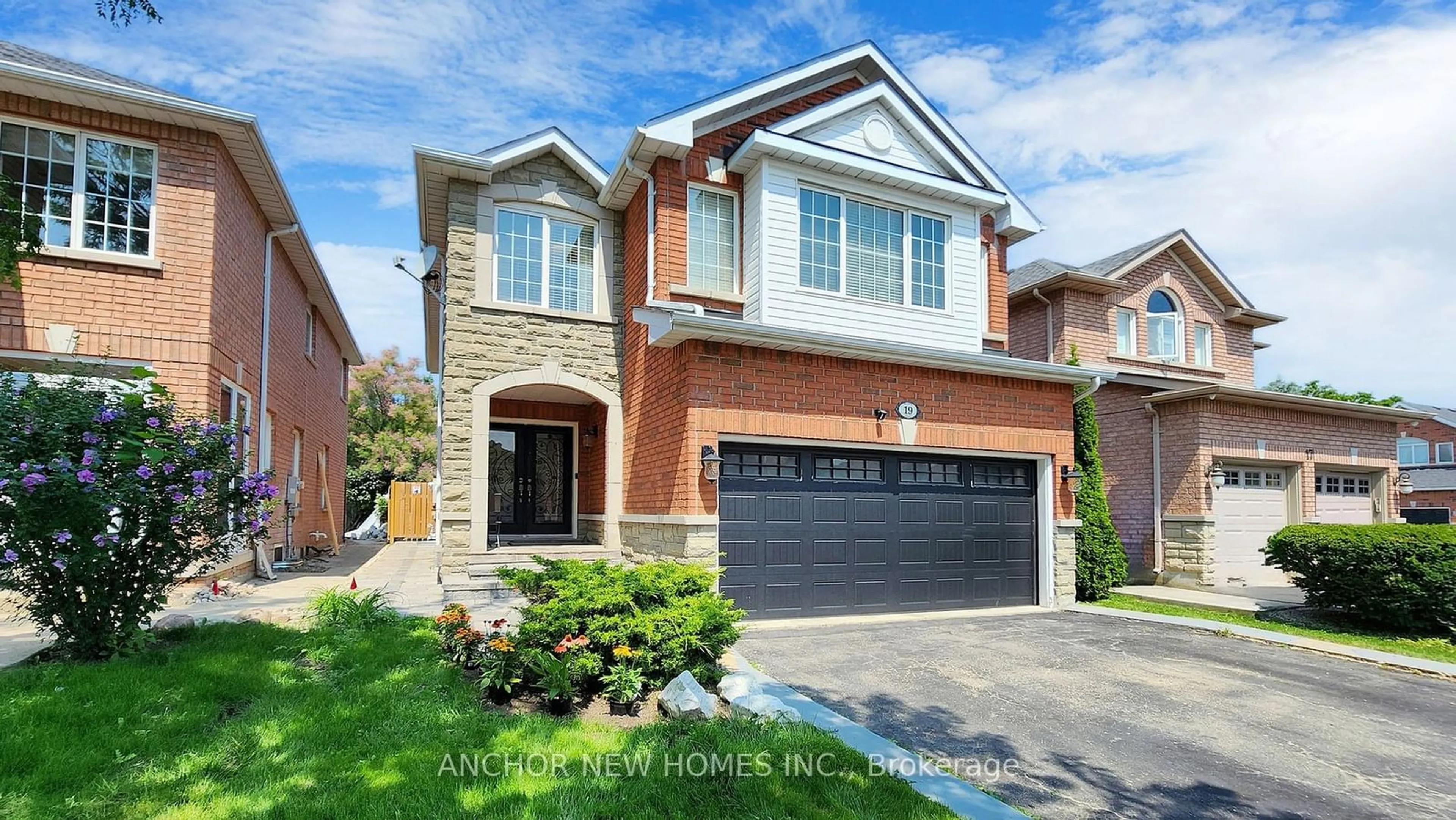 Home with brick exterior material for 19 Hillpath Cres, Brampton Ontario L6Z 4T9