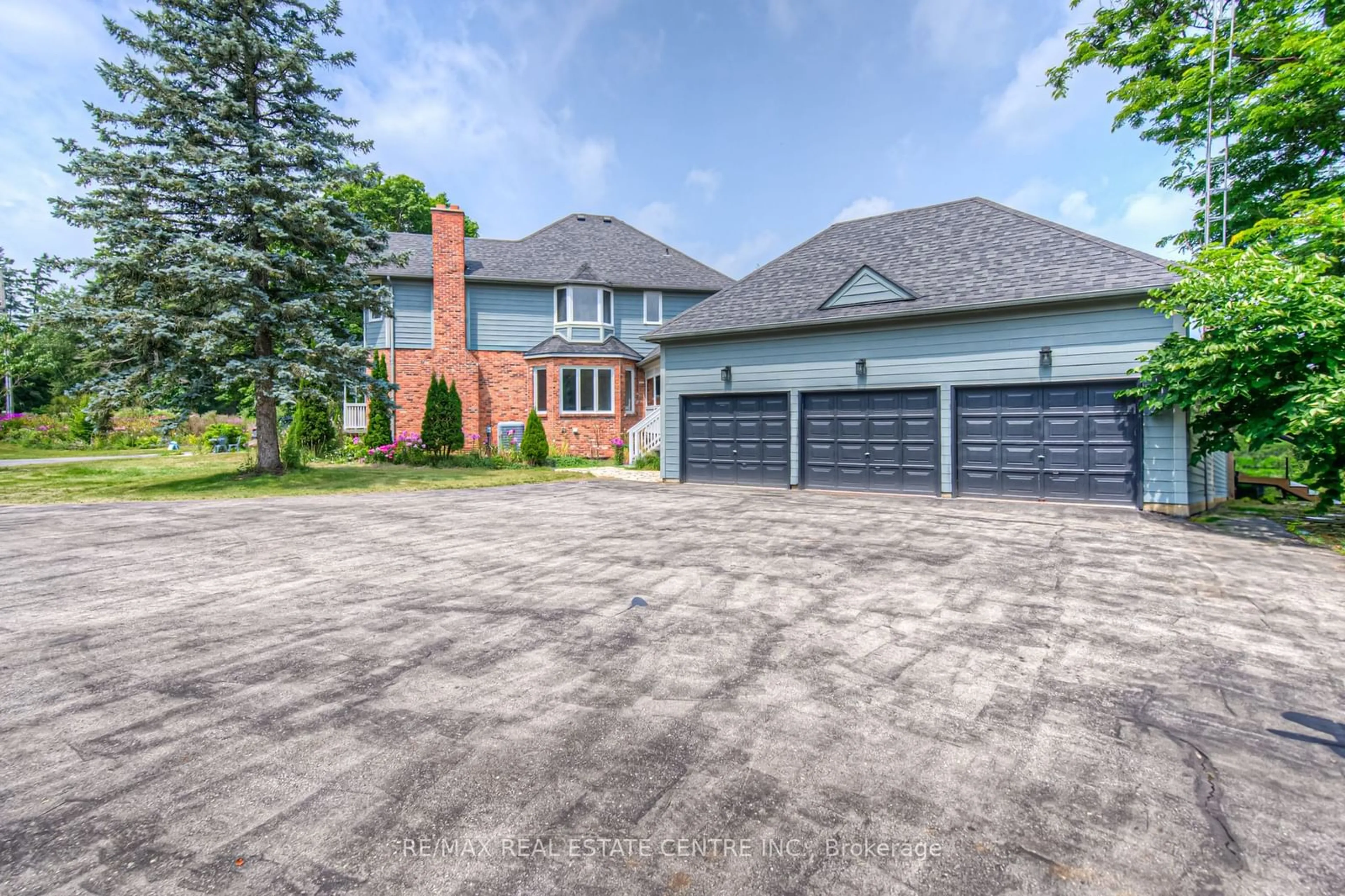 Home with brick exterior material for 13215 Guelph Line, Milton Ontario L0P 1B0