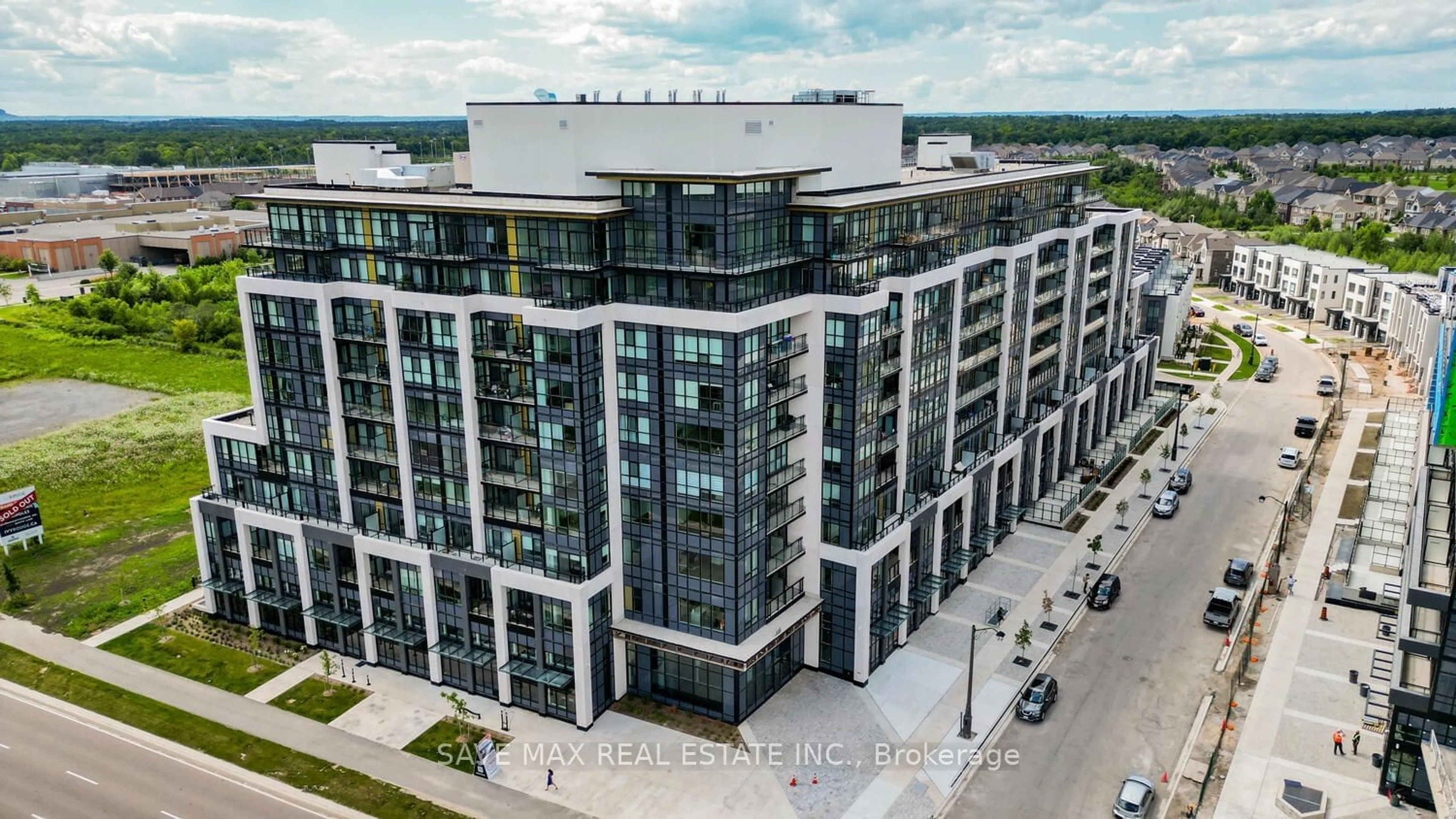 A pic from exterior of the house or condo for 405 Dundas St #312, Oakville Ontario L6M 5P9