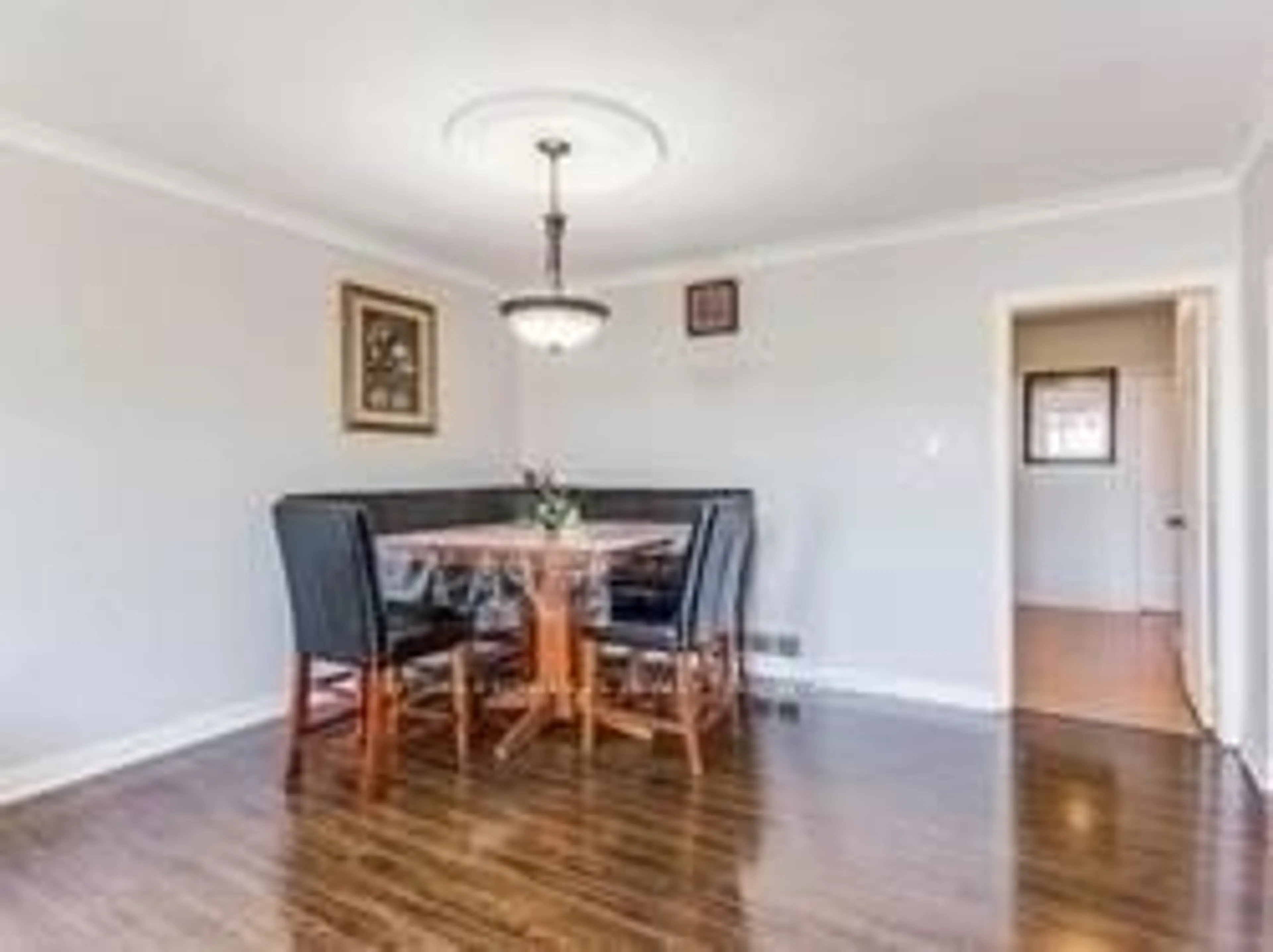 Dining room for 6875 Darcel Ave, Mississauga Ontario L4T 2W6