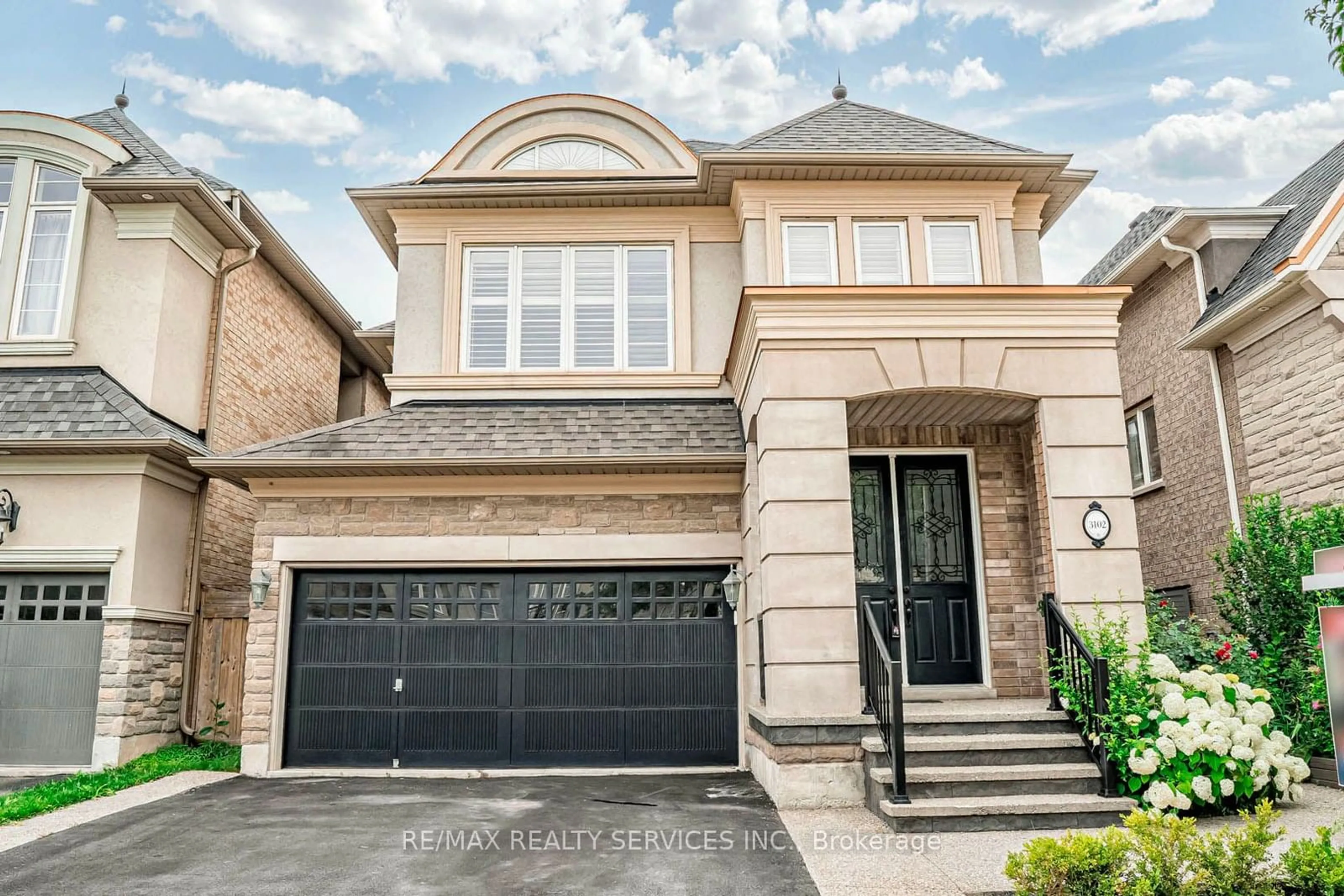 Home with brick exterior material for 3102 Gladeside Ave, Oakville Ontario L6M 0P8