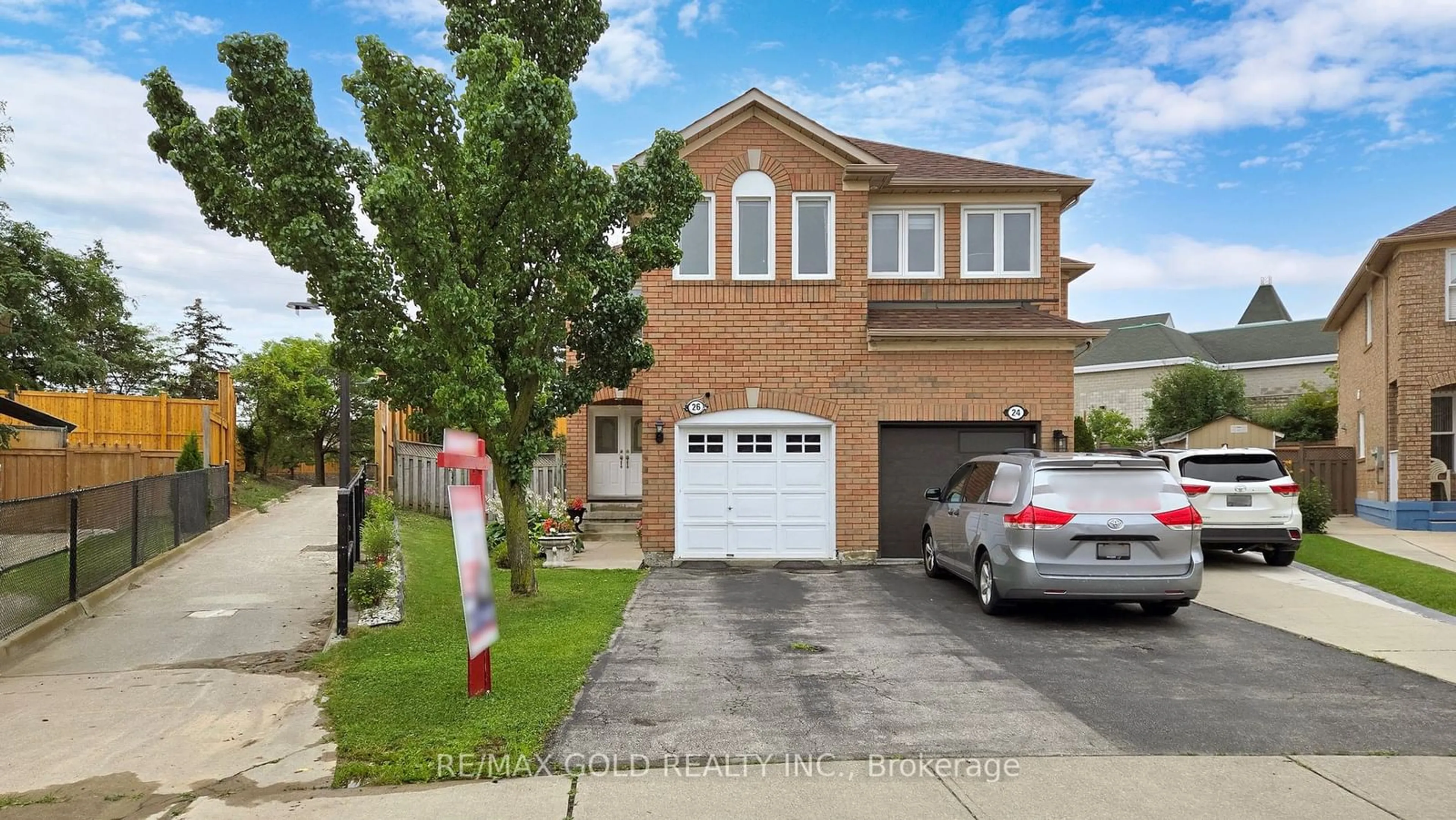 A pic from exterior of the house or condo for 26 Mount Ranier Cres, Brampton Ontario L6R 2K9