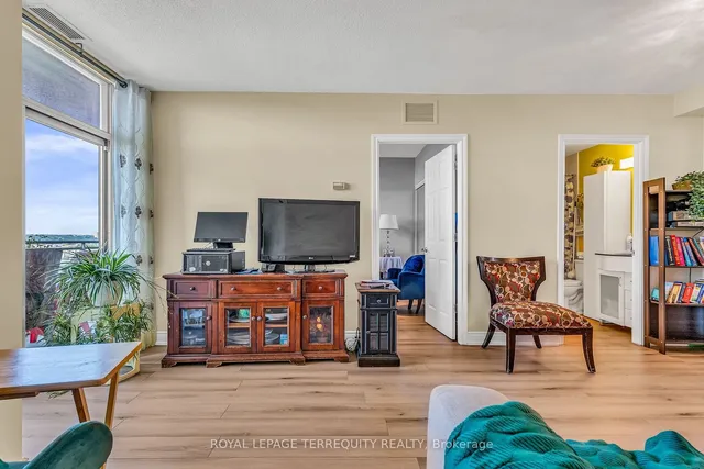Additional property image - 2464 Weston Rd Unit 1014