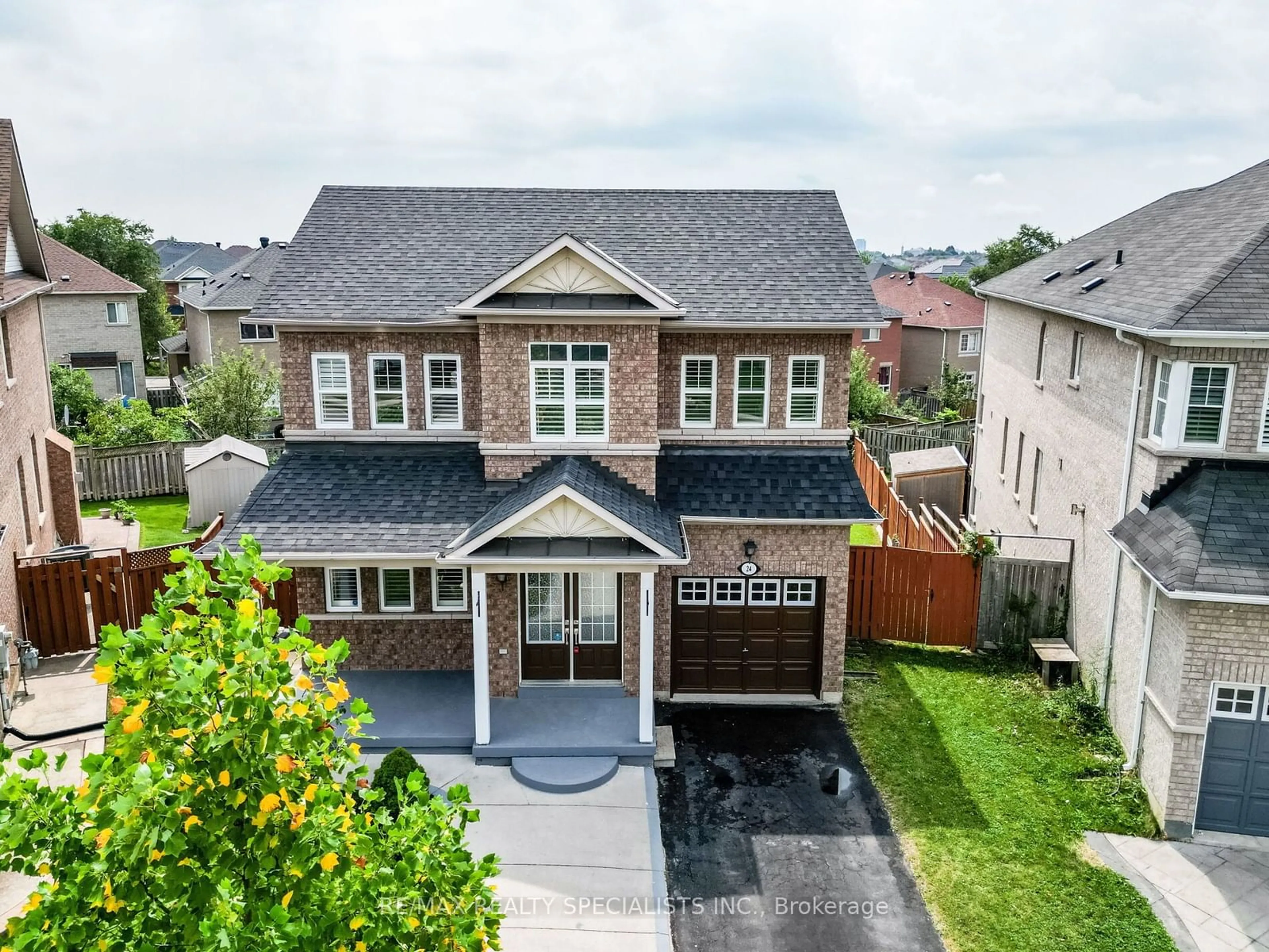 Frontside or backside of a home for 24 Seahorse Ave, Brampton Ontario L6V 4N7