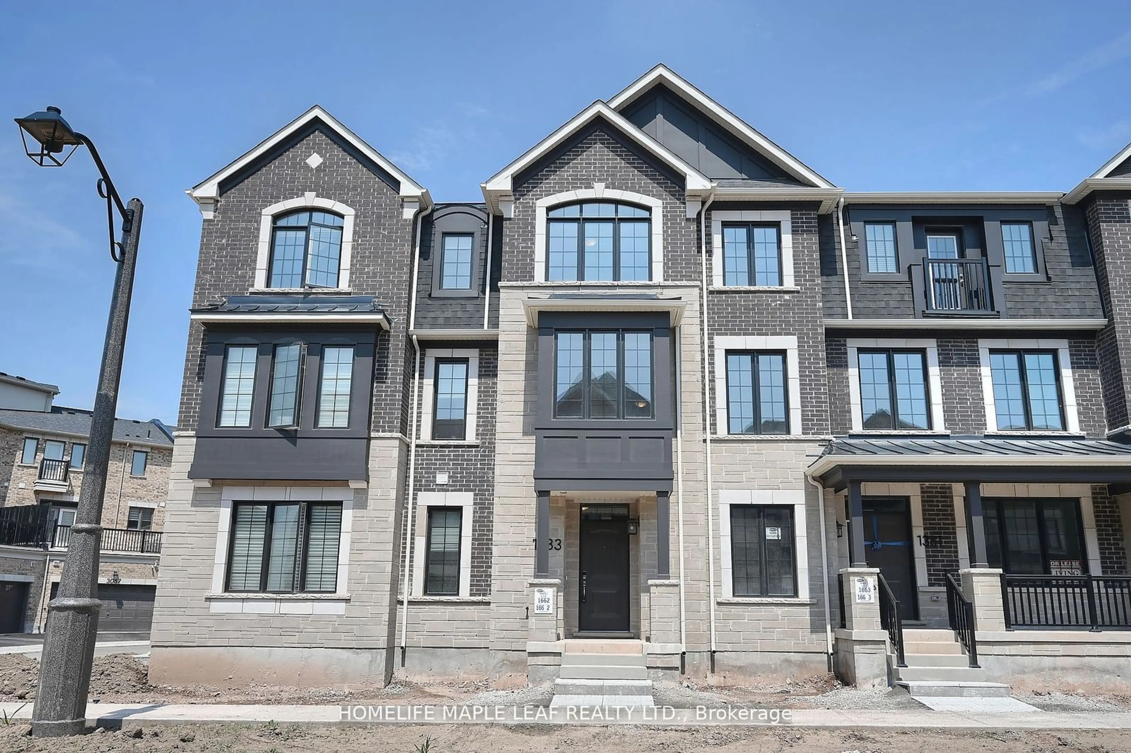 A pic from exterior of the house or condo for 1383 Kobzar Dr, Oakville Ontario L6M 5P2