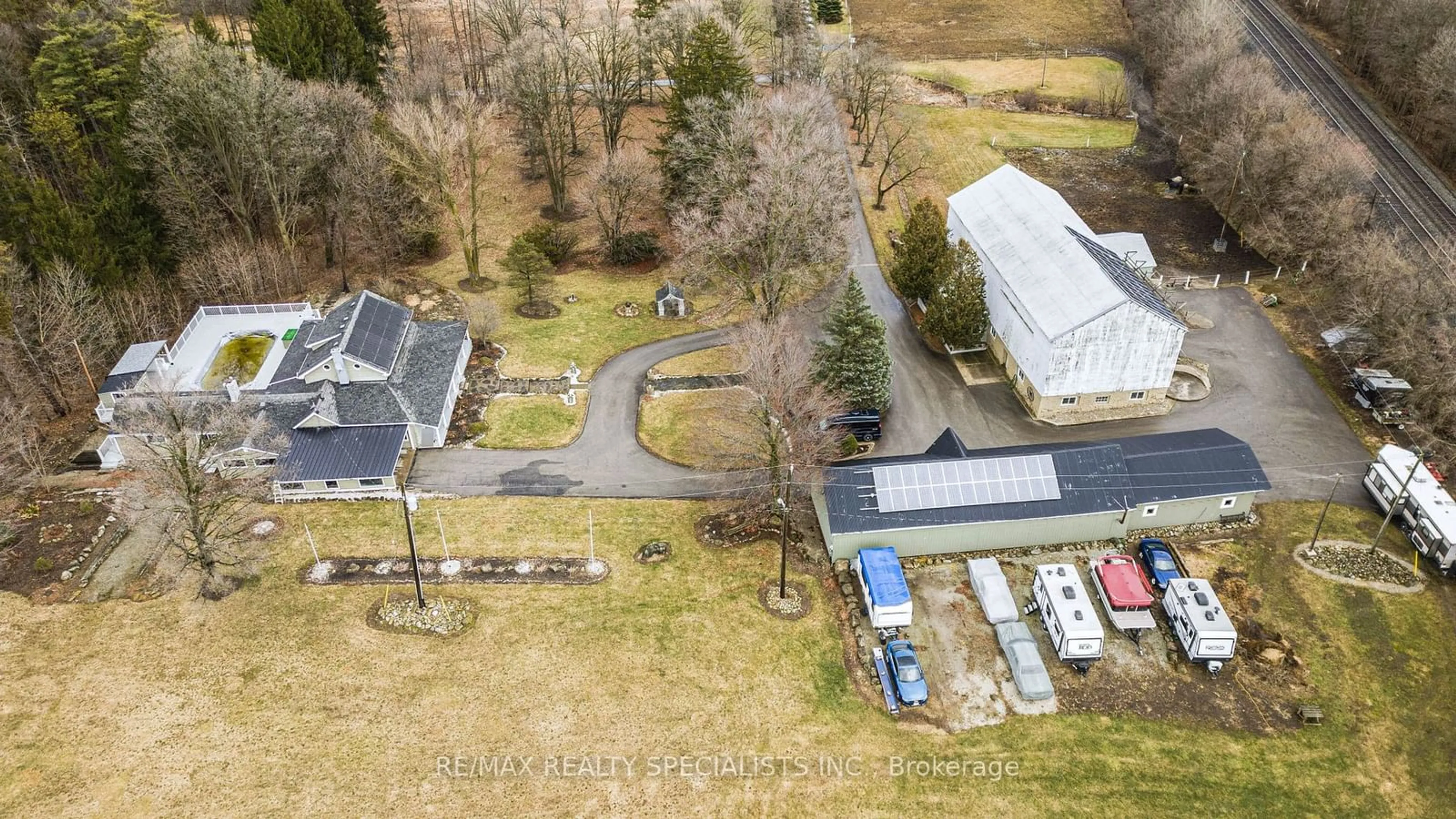 Outside view for 8546 Appleby Line, Milton Ontario L0P 1B0