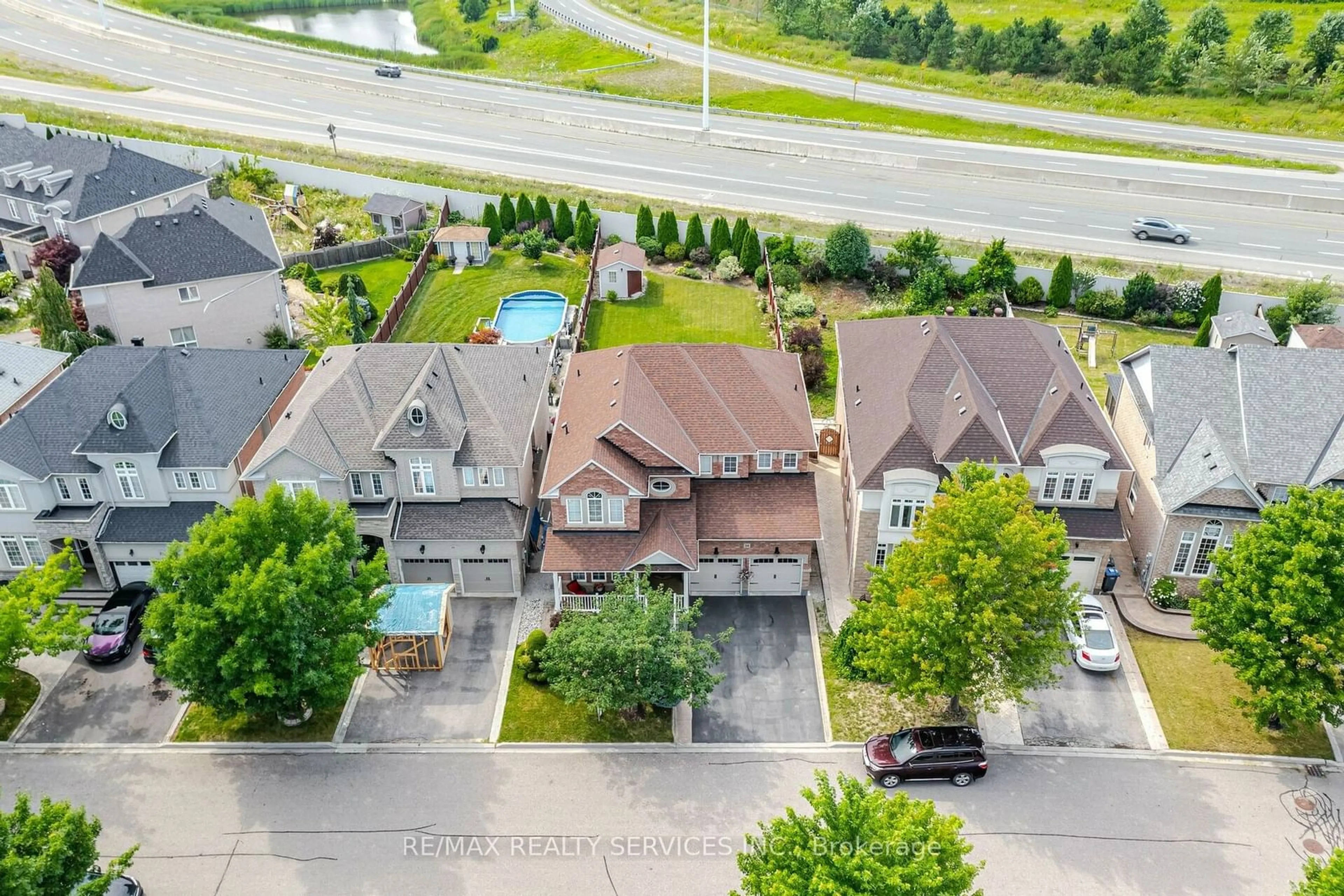 Frontside or backside of a home for 24 Lightheart Dr, Caledon Ontario L7C 1E3