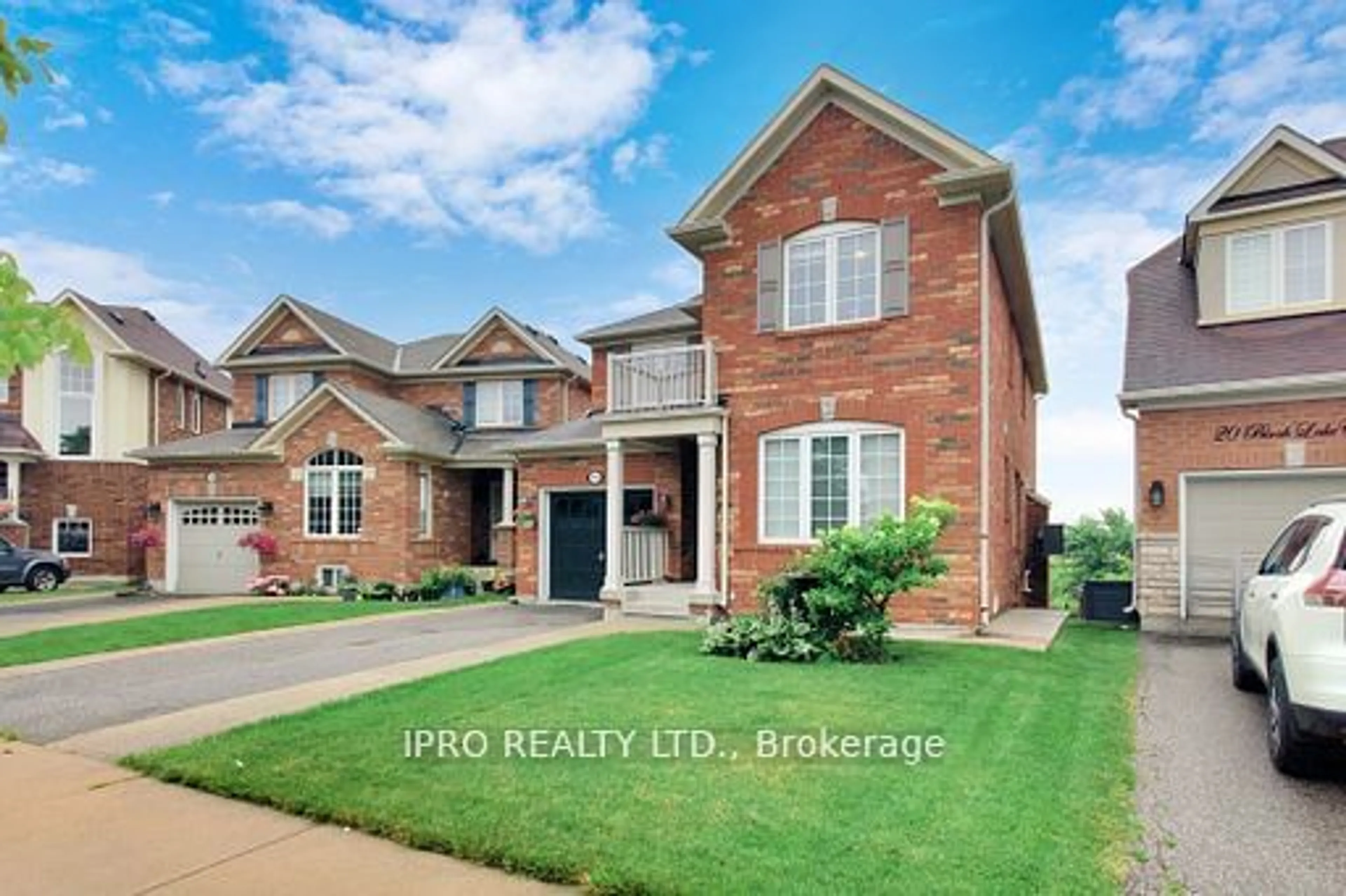 Home with brick exterior material for 18 Birch Lake Crt, Brampton Ontario L6P 3M6