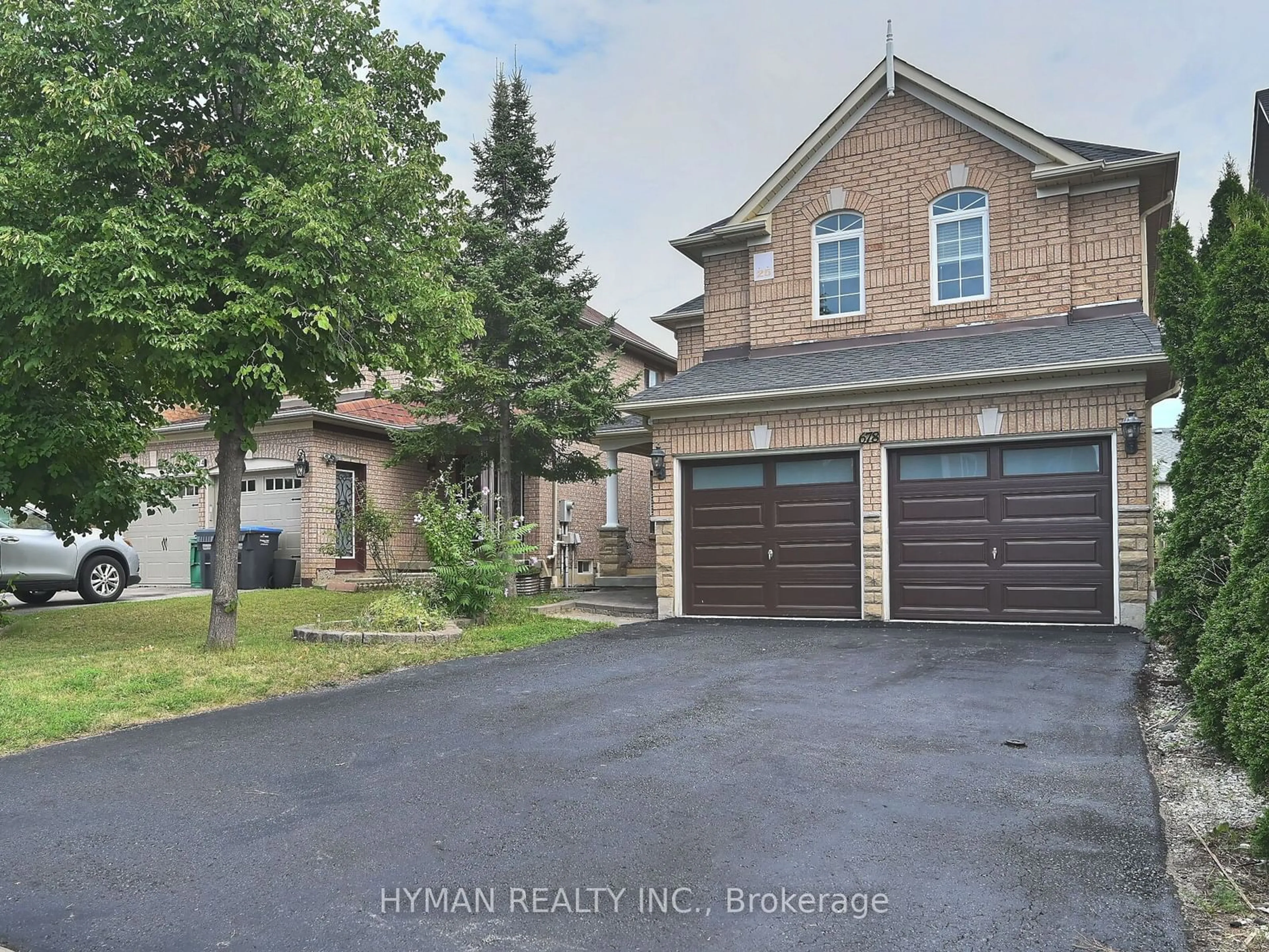 Frontside or backside of a home for 678 Macbeth Hts, Mississauga Ontario L5W 1E5